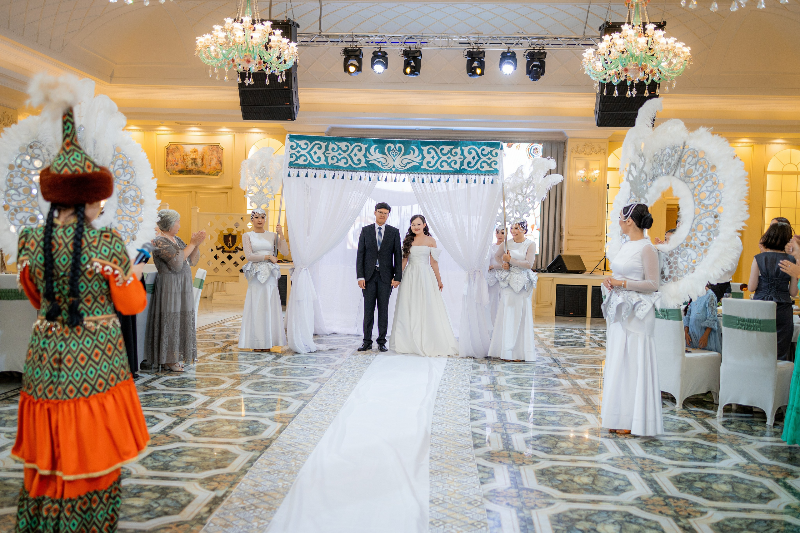 Свадебный фотограф в Караганде Алексей Баранов. Свадебный фотограф Алексей Баранов. Фотограф Алексей Баранов. Фотостудия Flash. Семейные фотосессии в Караганде. Индивидуальные фотосессии, детские фотосессии, парные фотосессии в Караганде. Интерьерная фотосессия в Караганде. Семейный фотограф Алексей Баранов. Детский фотограф Алексей Баранов. Художественный фотограф Алексей Баранов. Свадебный фотограф Алексей Баранов. Черно-Белая съемка в Караганде. Самые лучшие семейный и детские фотосессии в Караганде. Прогулочные фотосессии. Street photo. уличная фотосессия в Караганде. Репортажная съемка в Караганде. фотосессия Свадебной прогулки в Караганде. Фотосессия свадьбы в Караганде. Репортажный фотограф Алексей Баранов.