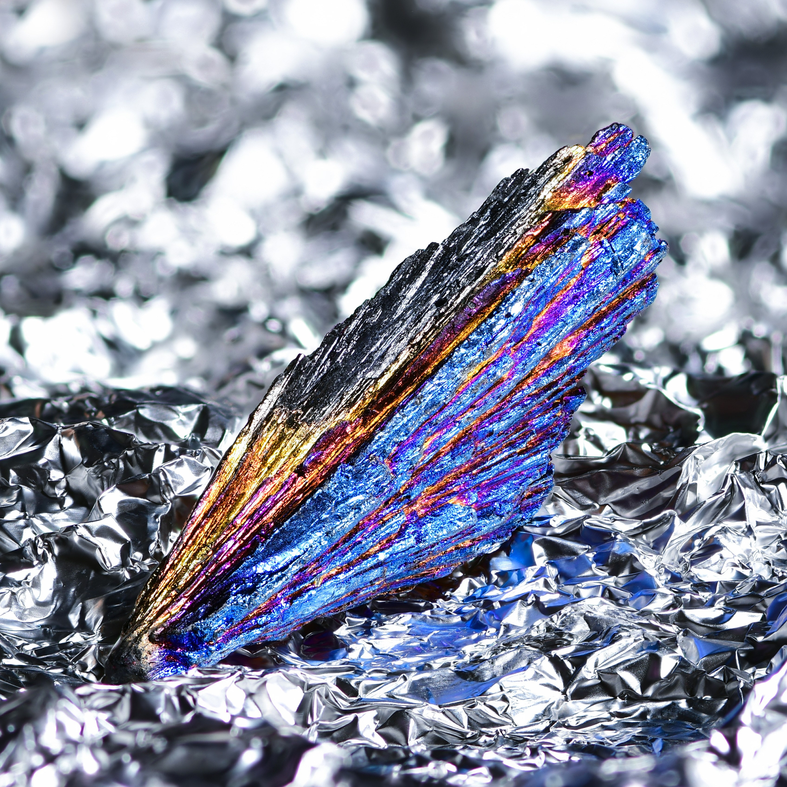 Кианит большой кусочек