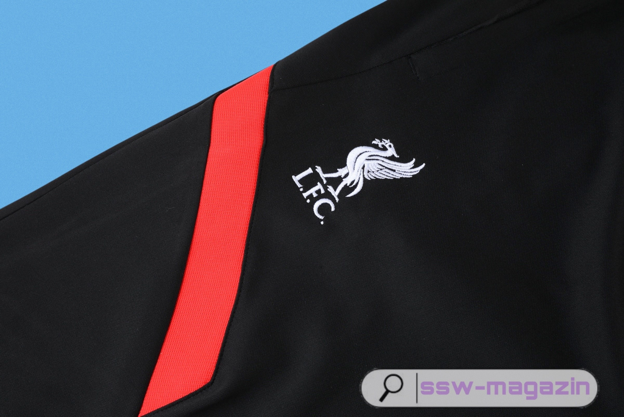 Костюм Liverpool 2025-2026. Футбольный магазин — ssw_magazin