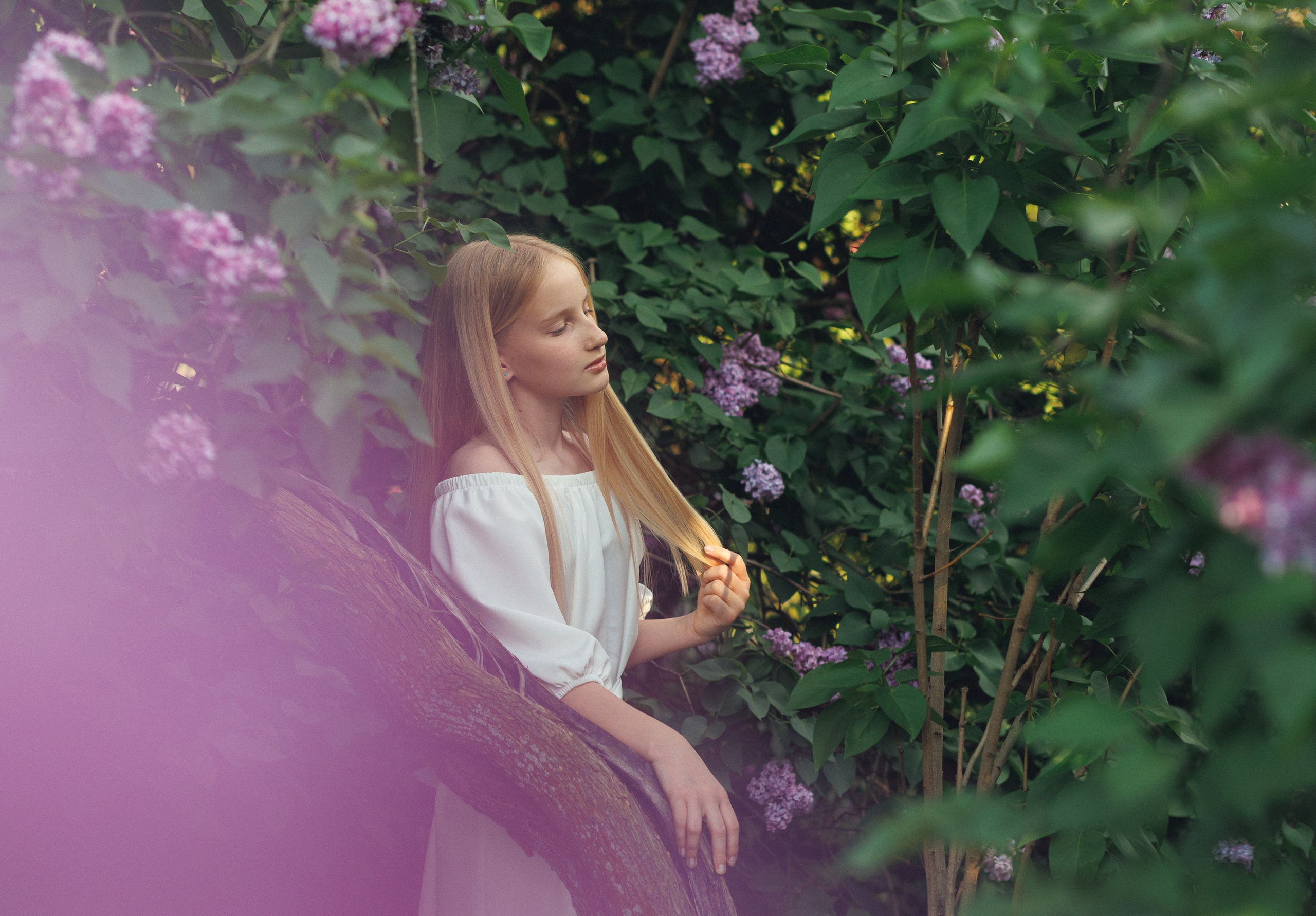 Фотосессия мама и дочь в сиреневом саду. Семейный фотограф в Москве Влада Лунина
