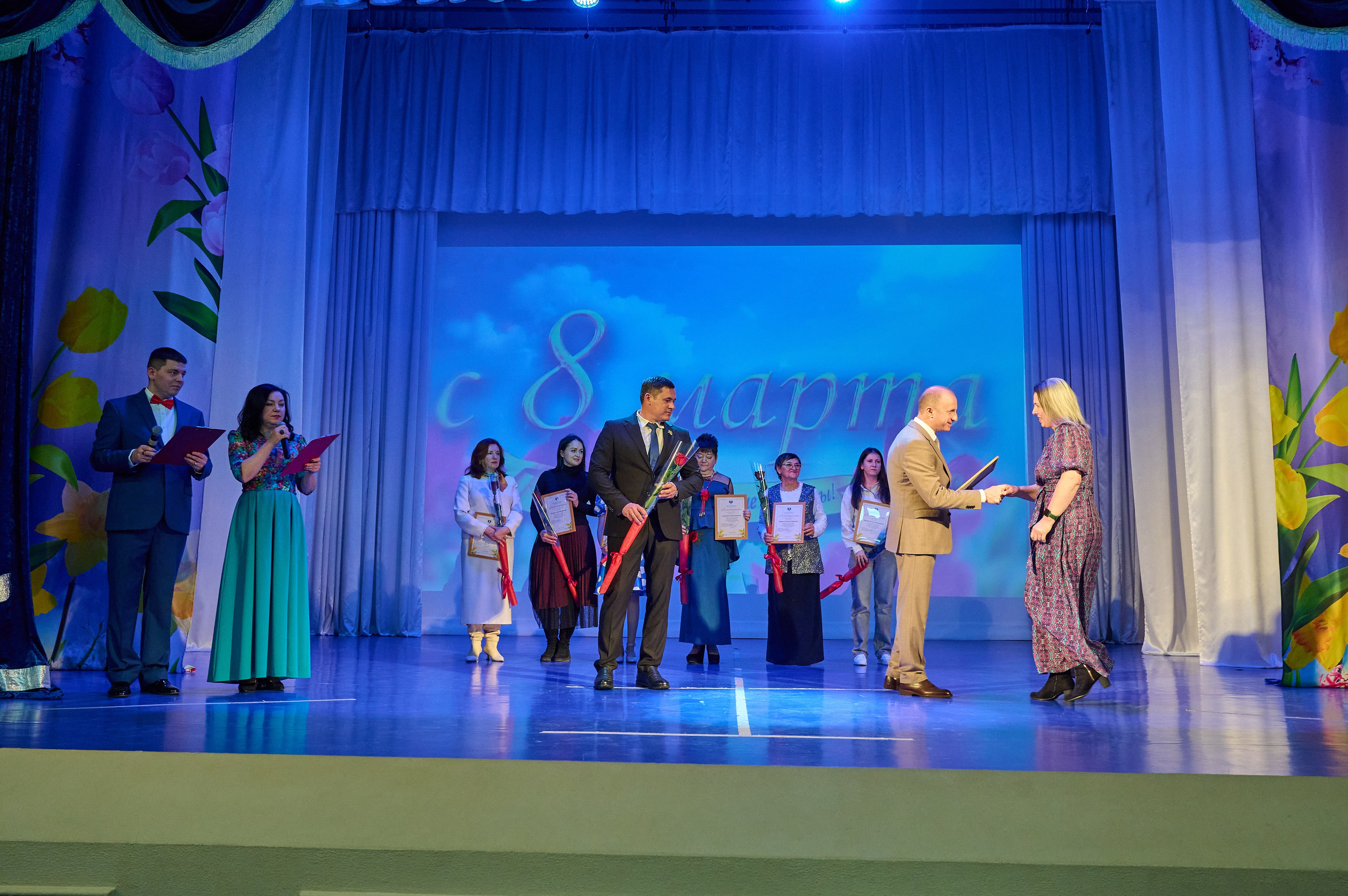 8 марта Марьина роща. Жизнь курорта Кабардинка в фотографиях