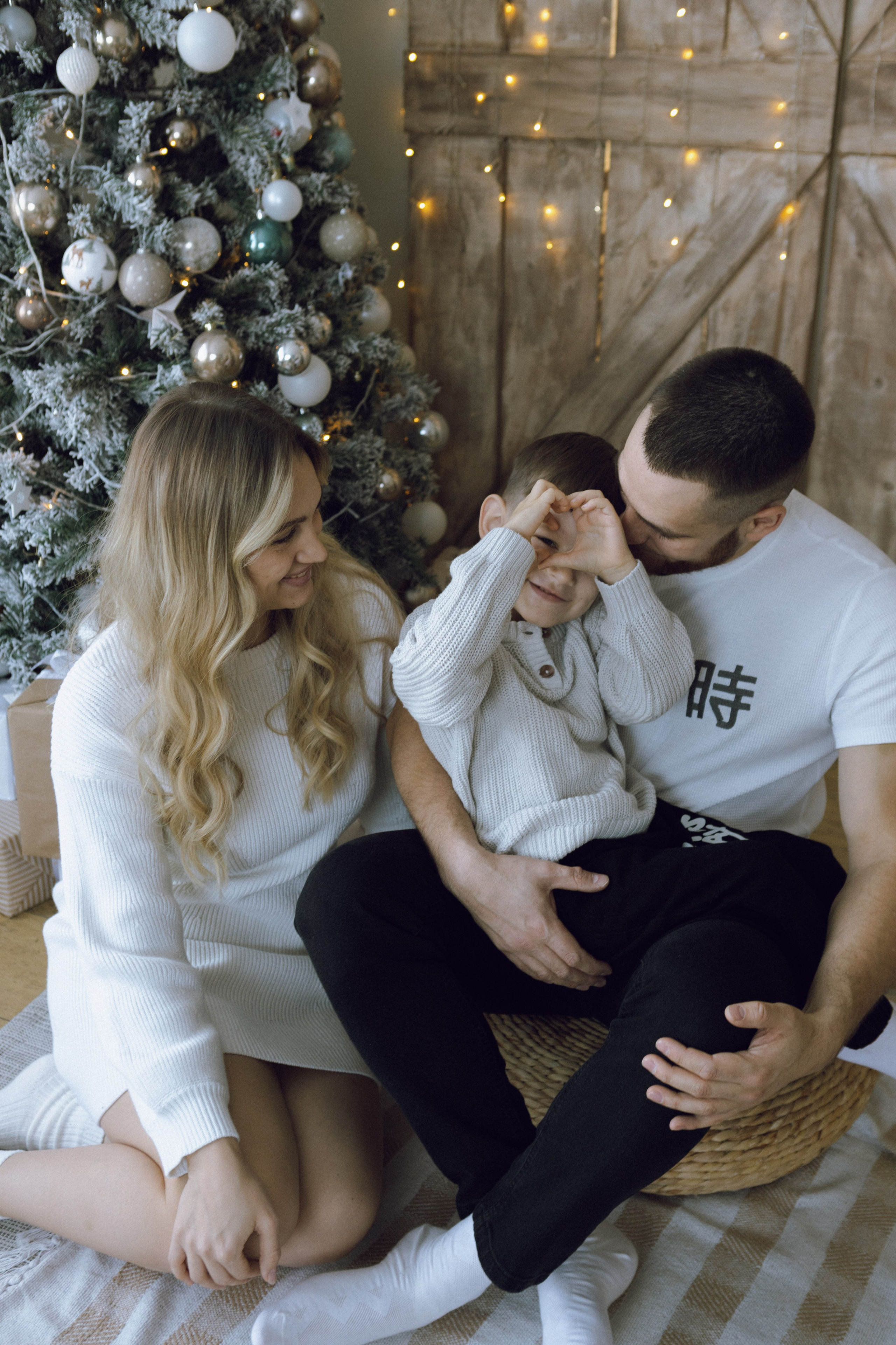 Новогодняя фотосессия. Фотограф Челябинск Эвелина Ганага, съемка для бизнеса и маркетплейсов