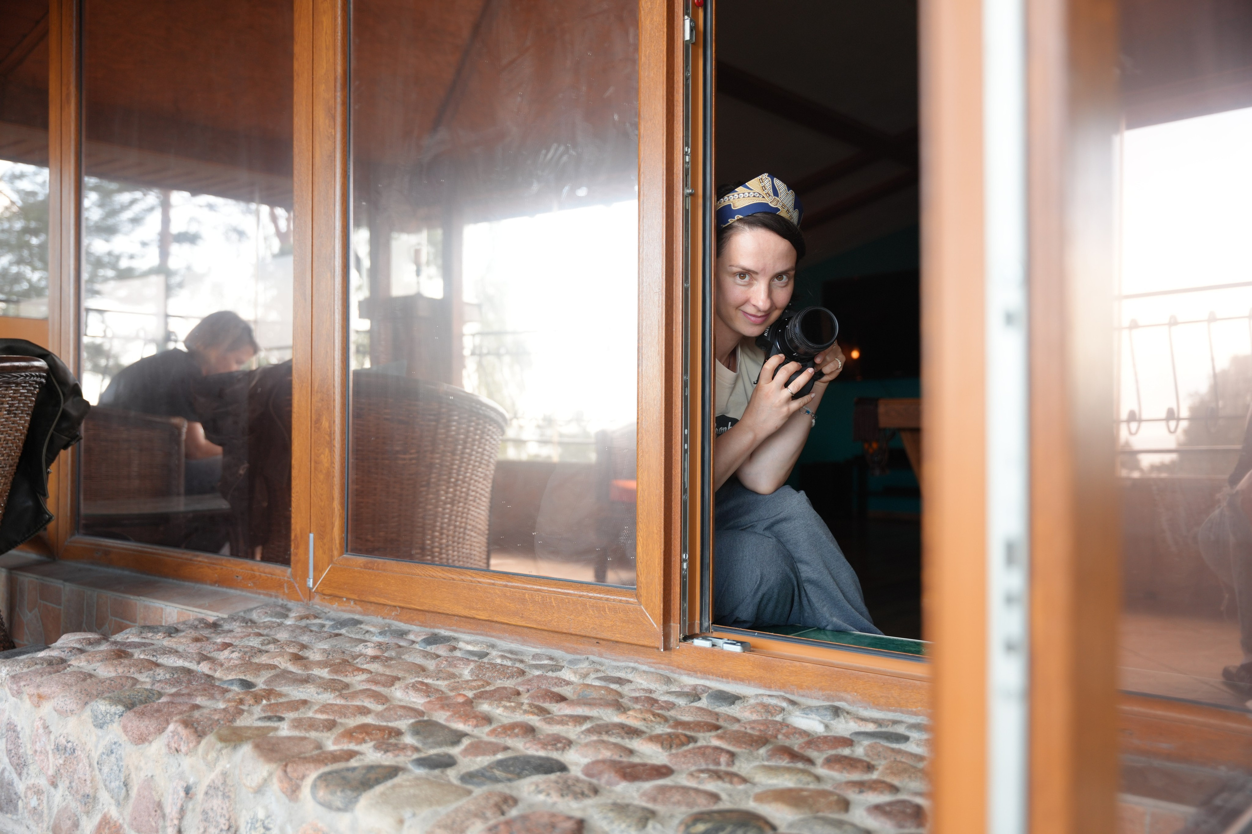 #backstage со съёмок команды в загородном доме. Портретный фотограф в Санкт-Петербурге Дмитриева Наталия