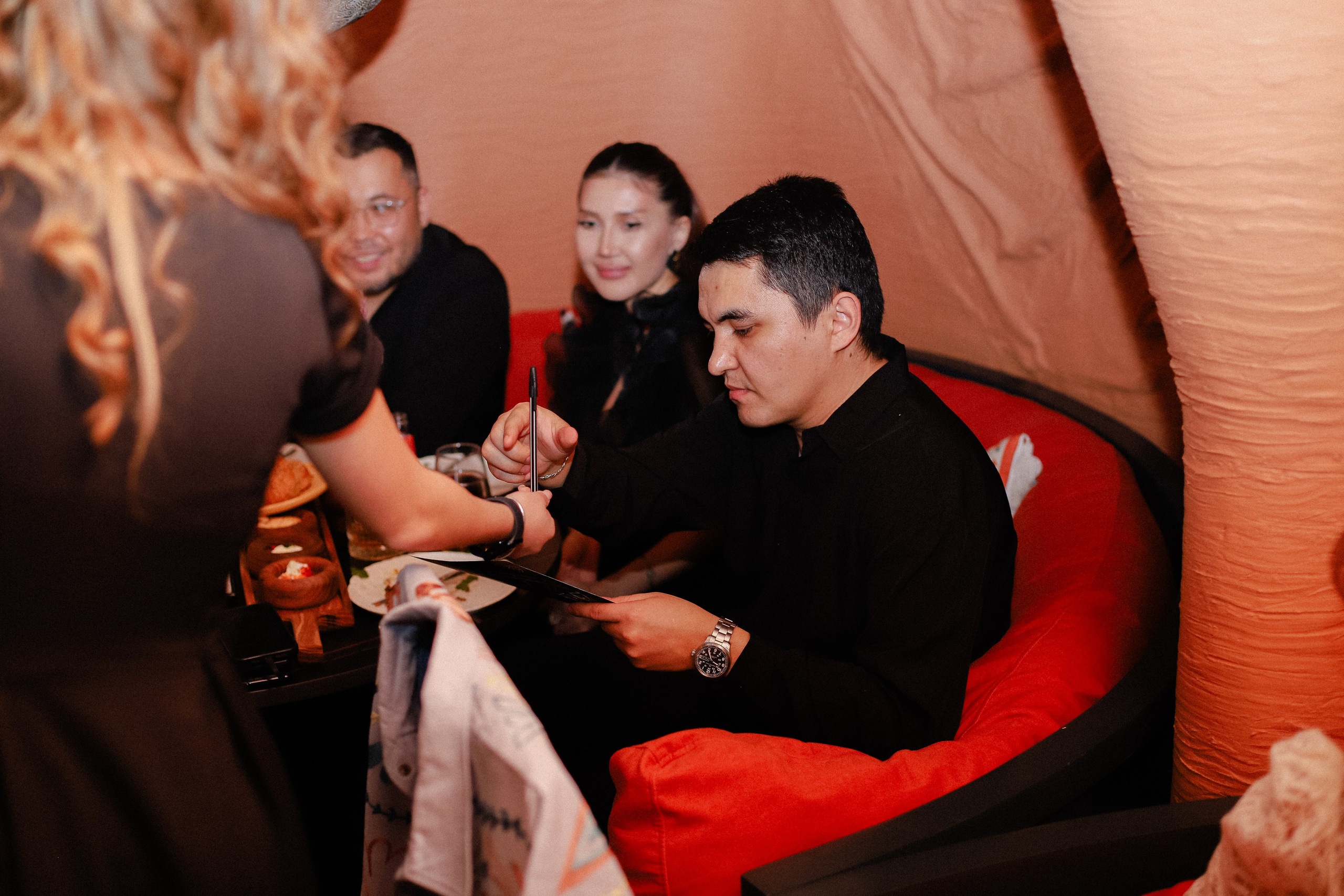 Корпоратив QM | 5.12. Фотограф в Алматы и Москве Даша Пушкина