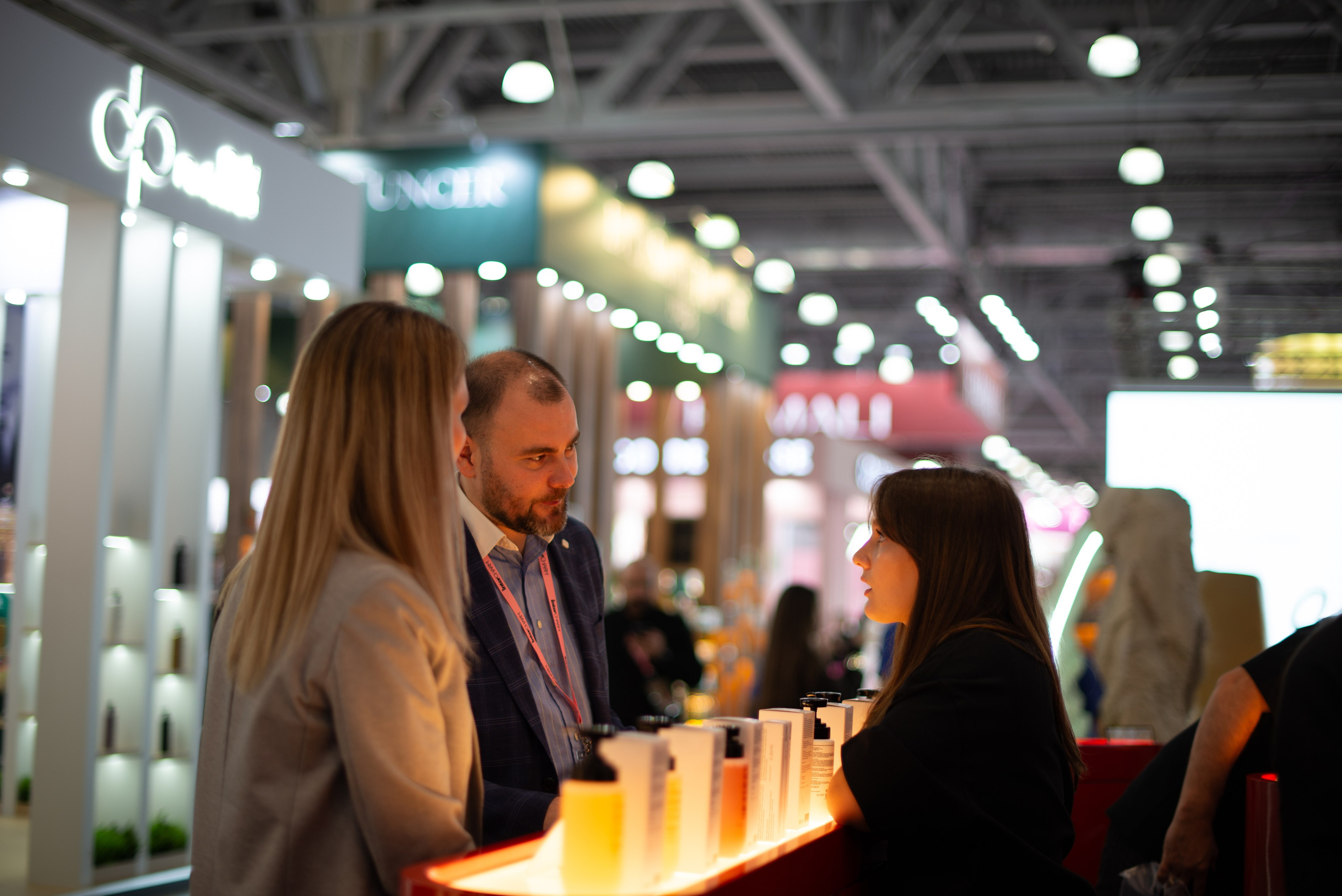 InterCHARM 2025 осень. Victoria Radjevna Репортажный Фотограф — Видеограф Москва • Санкт-Петербург