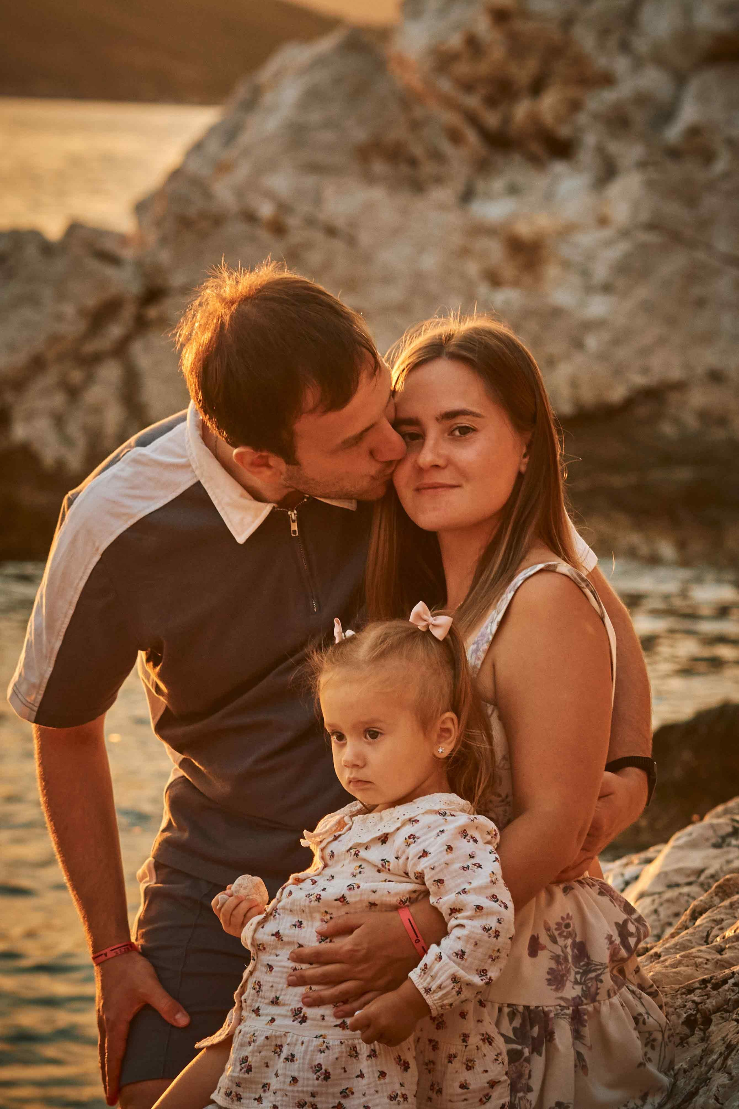 Семейная фотосессия в Черногории | Свети Стефан | 5 лет свадьбы — фотограф Эля Станевская