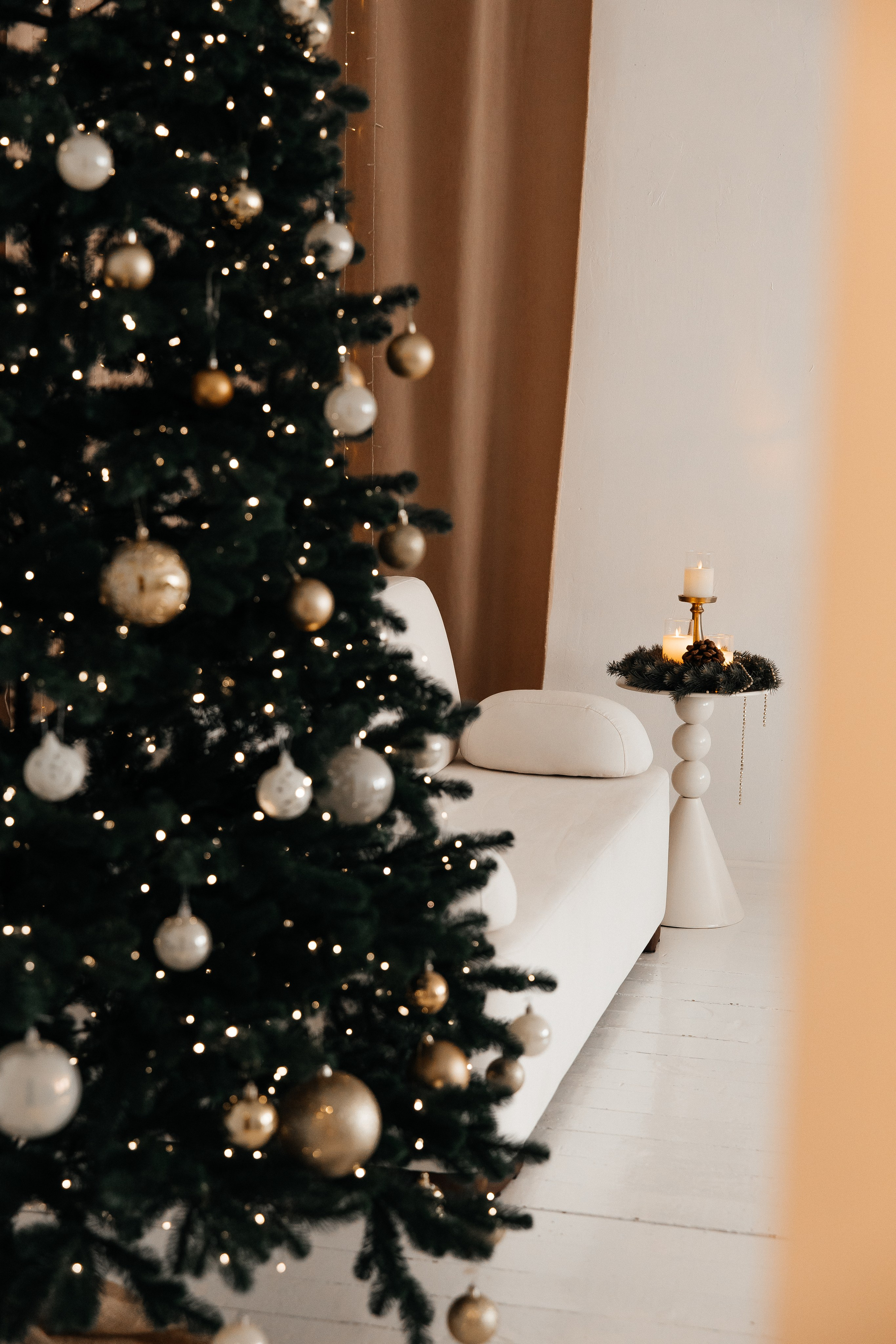 Лотос. Фотостудия 220 — первая в Чите фотостудия, предназначенная для работы