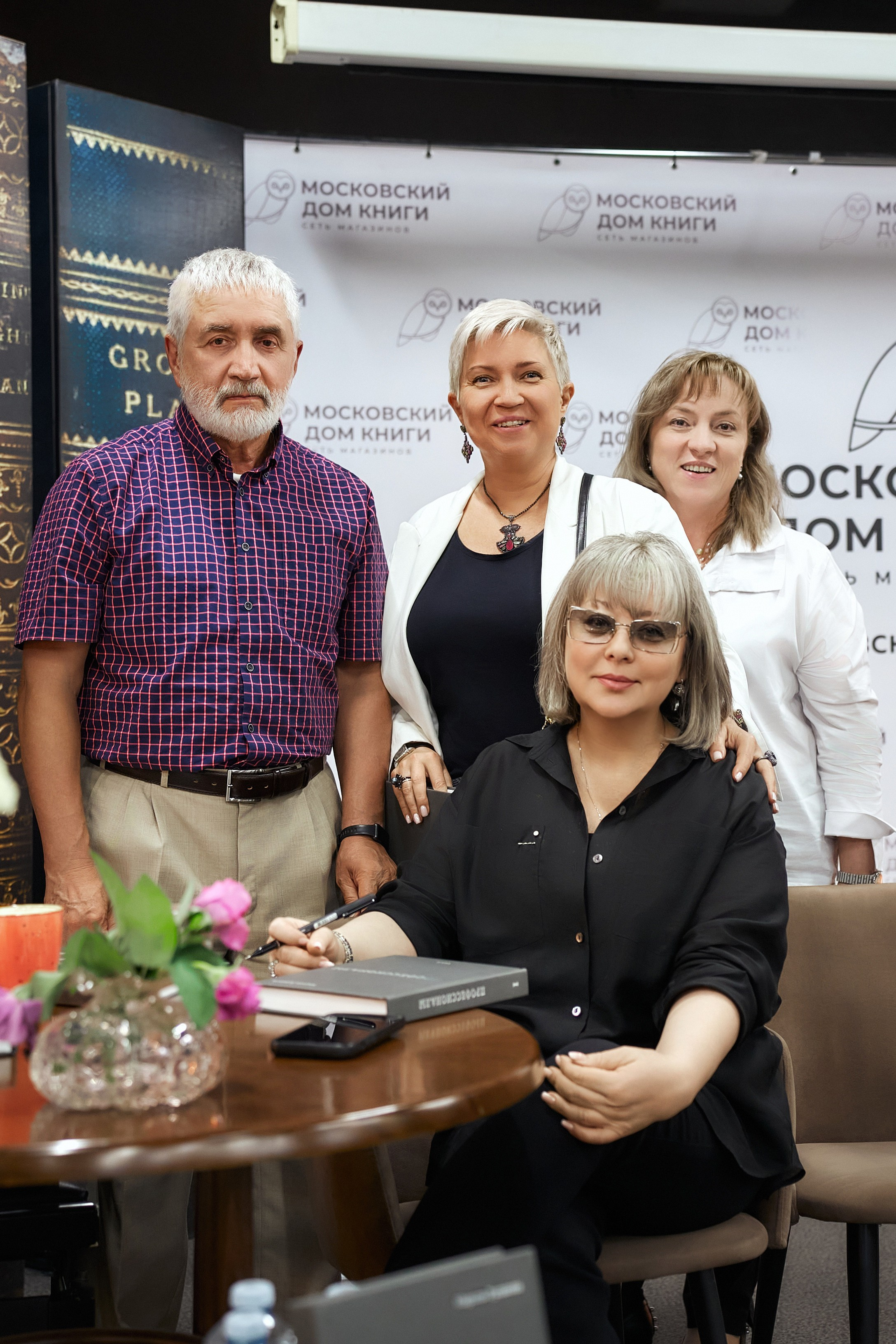 Презентация книги «Профессионалы» в Московском доме книги на Арбате. Александр Падежов — фотограф в Москве | Репортаж, бизнес, студия, свадьбы, семья