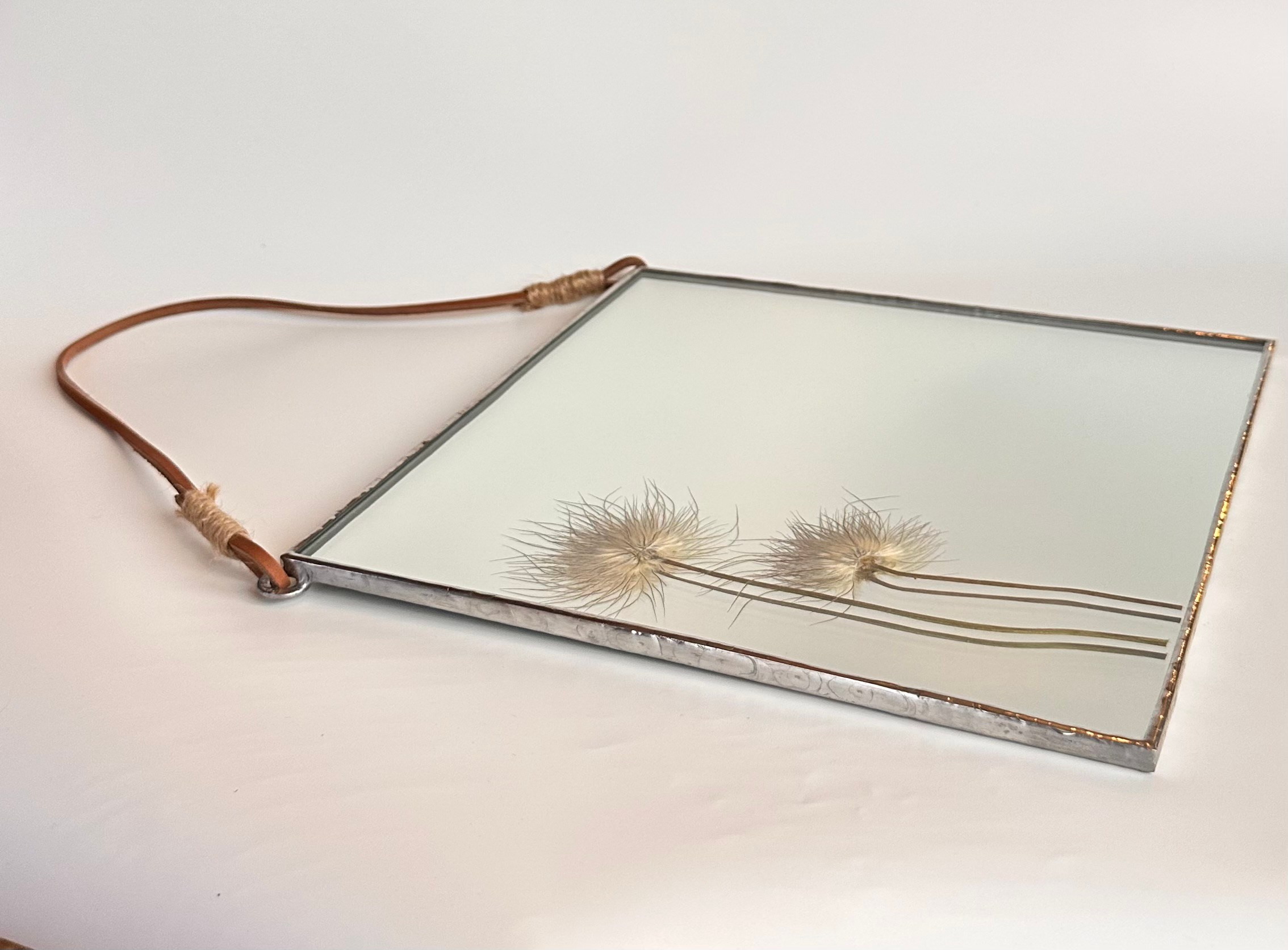 Зеркало «Прострел» квадрат 30 см. Оформляю пространства. Витражи с сухоцветами в технике Тиффани