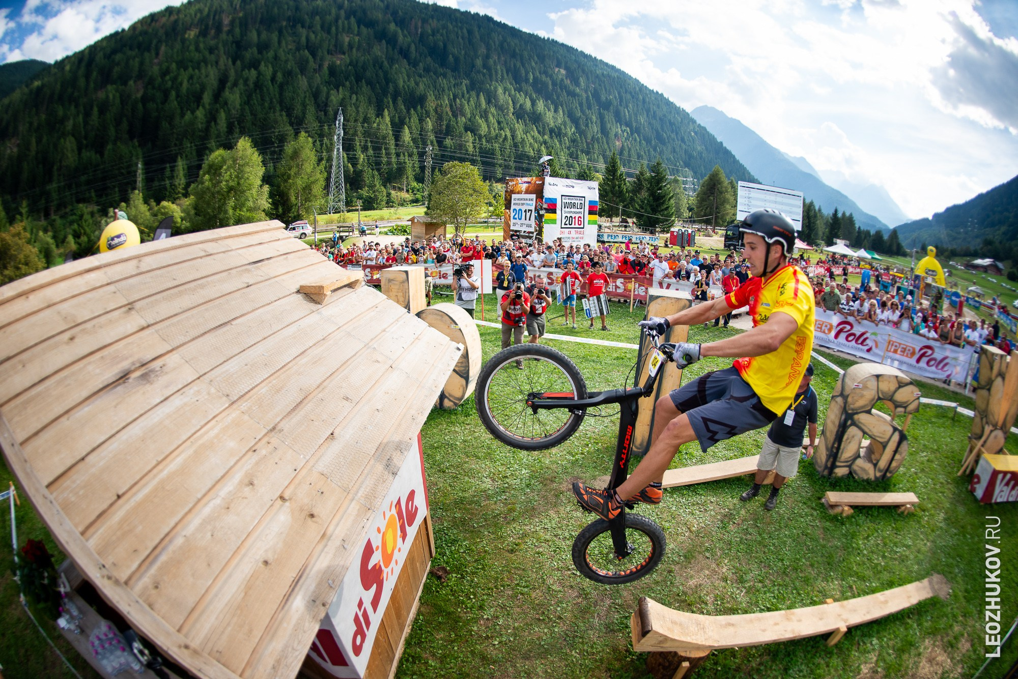 UCI Trials World Championships 2016 — finals. Sports photographer Leonid Zhukov