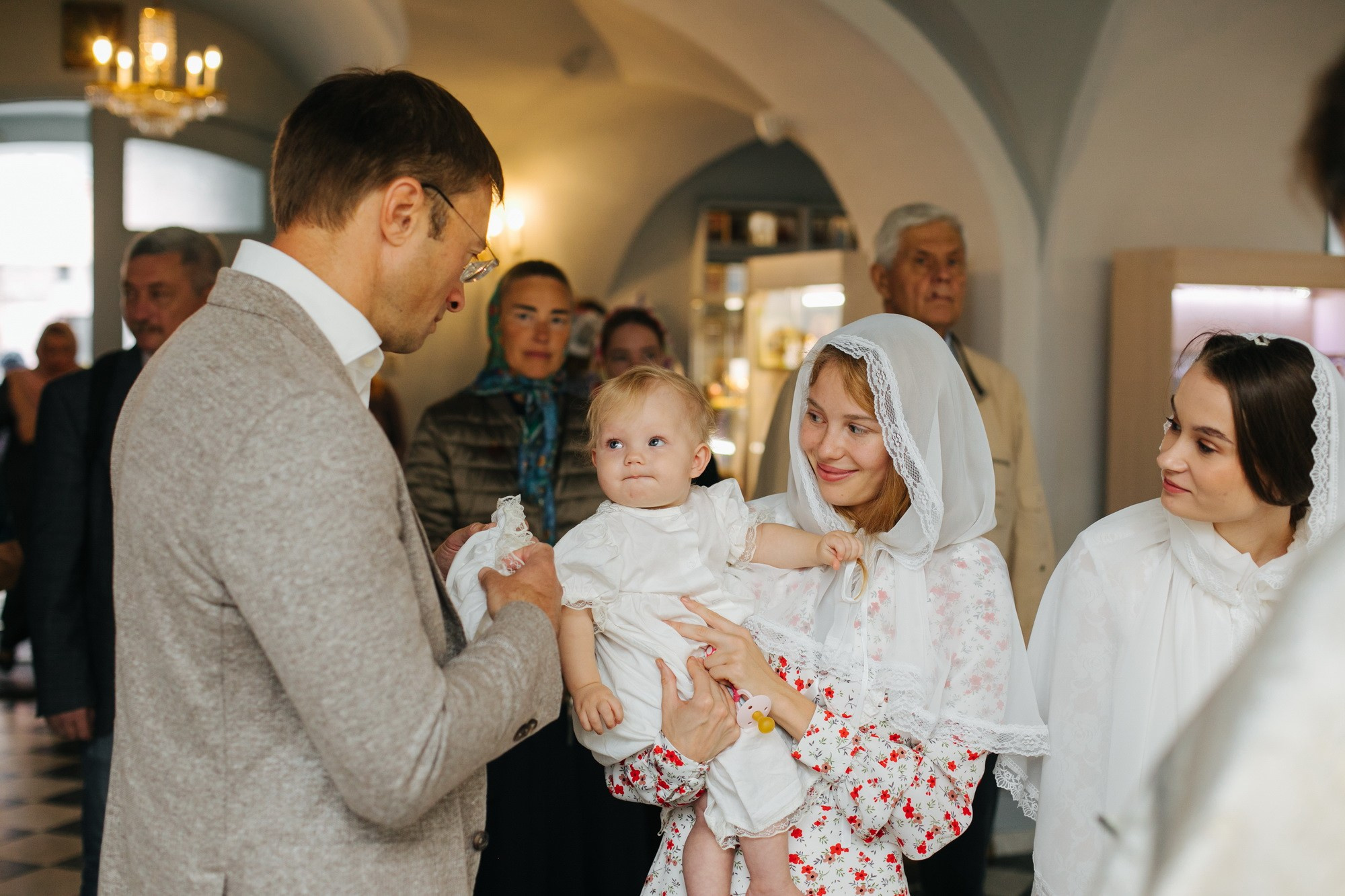 Крещение ребенка Церковь Трёх Святителей СПб, где крестить на ваське, стоимость крещения 2024, лучшие храмы церкви для крещения, стоимость крестин, как записаться на крещение