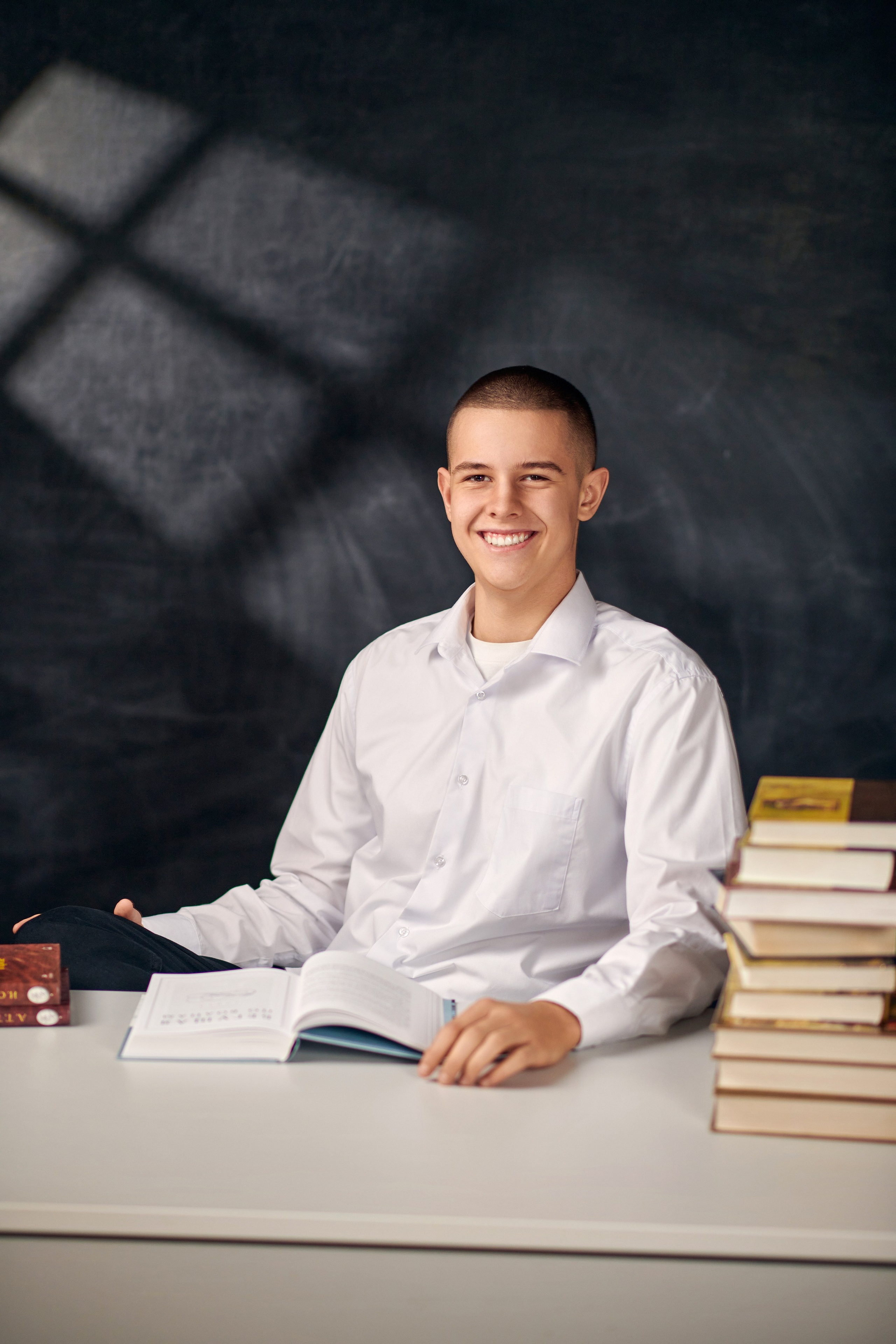 Как создается волшебство выпускных портретов. Школьный фотограф в Туле Владимир Греков. Выпускные альбомы