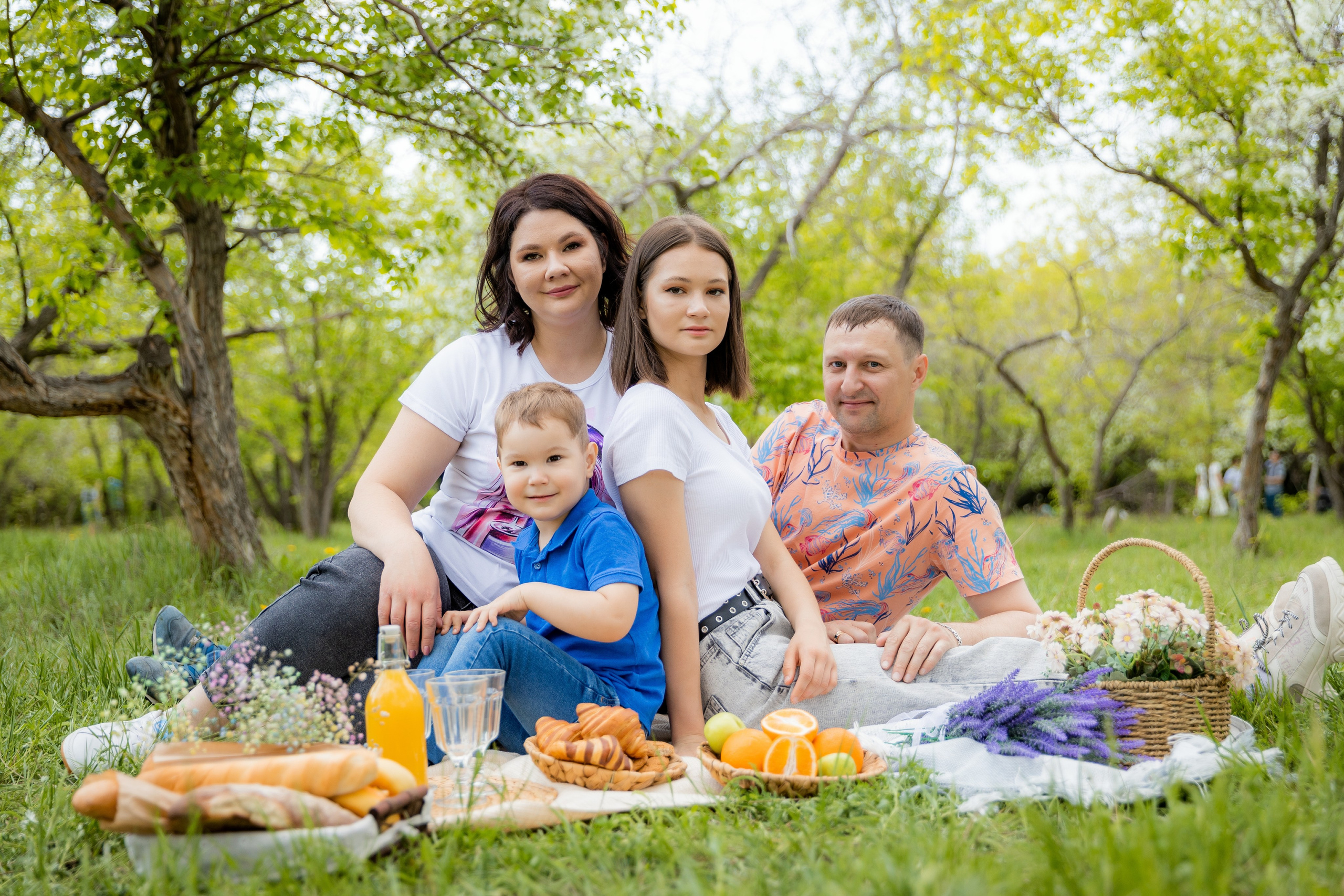Студийный фотограф в Караганде Алексей Баранов. Фотограф Алексей Баранов. Фотостудия Flash. Семейные фотосессии в Караганде. Индивидуальные фотосессии, детские фотосессии, парные фотосессии в Караганде. Интерьерная фотосессия в Караганде. Семейный фотограф Алексей Баранов. Детский фотограф Алексей Баранов. Художественный фотограф Алексей Баранов. Свадебный фотограф Алексей Баранов. Черно-Белая съемка в Караганде. Самые лучшие семейный и детские фотосессии в Караганде. Прогулочные фотосессии. Street photo. уличная фотосессия в Караганде. Репортажная съемка в Караганде.