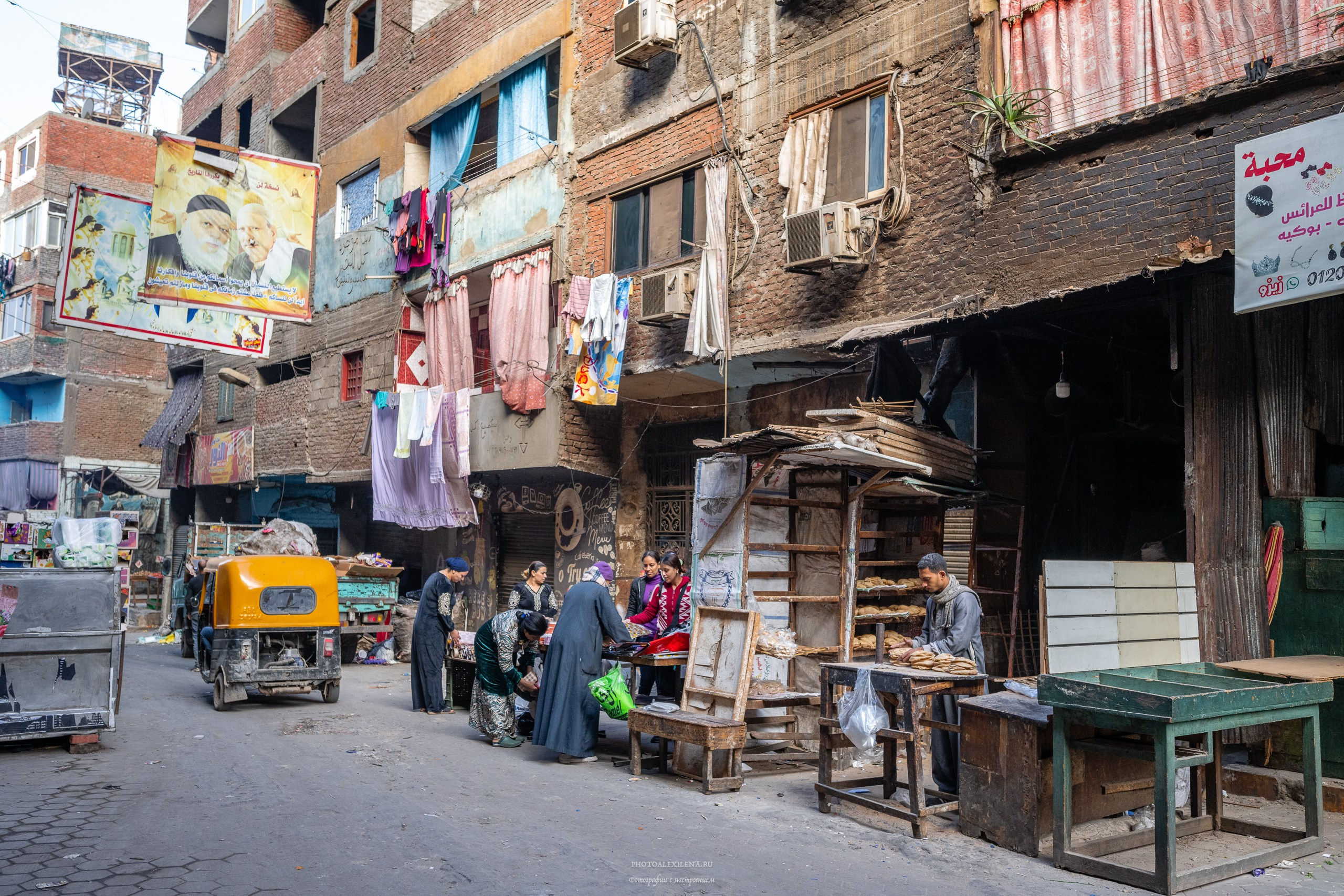Пещерный монастырь и город мусорщиков. Авторские стильные фотокартины
