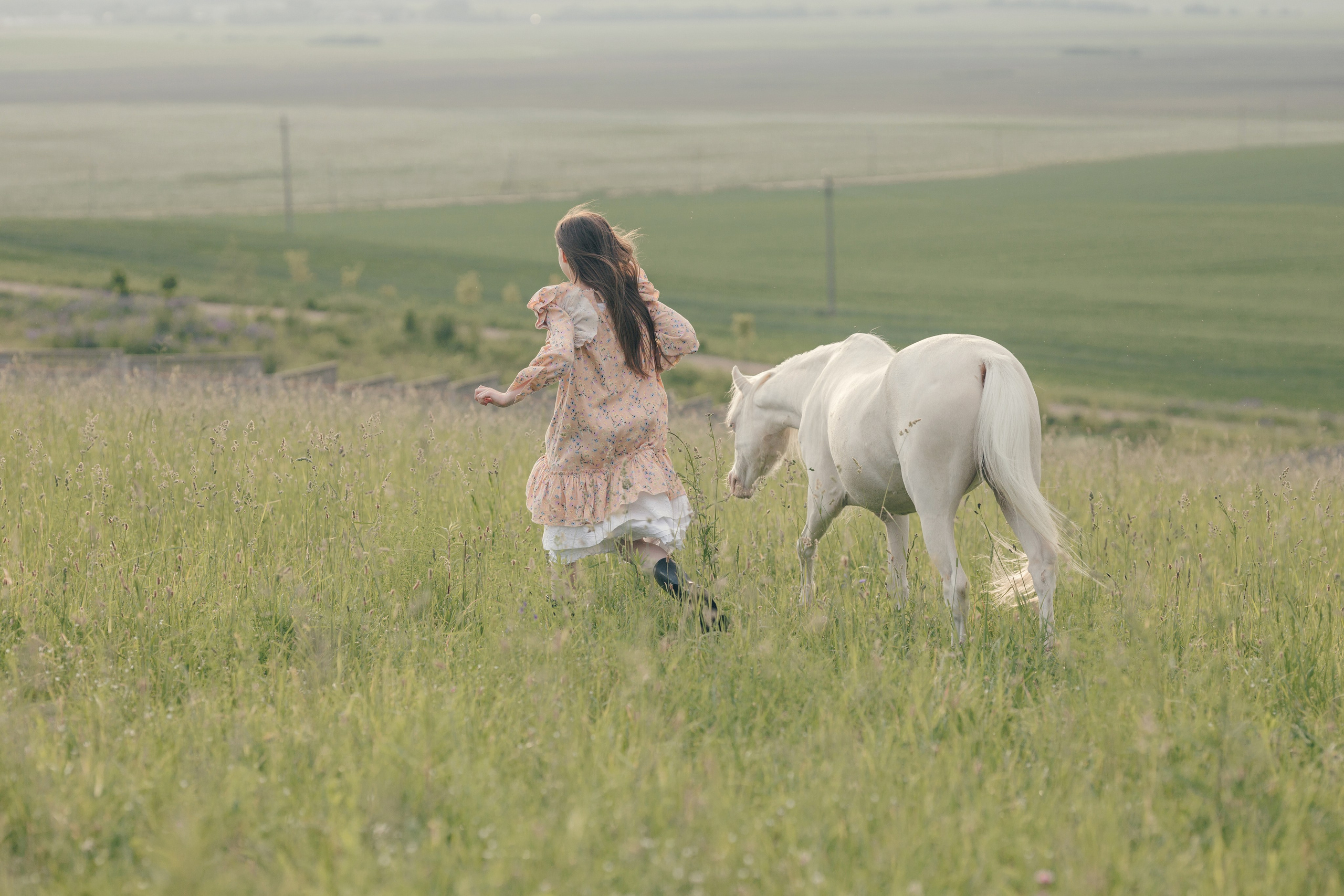 фотосессия с белой пони