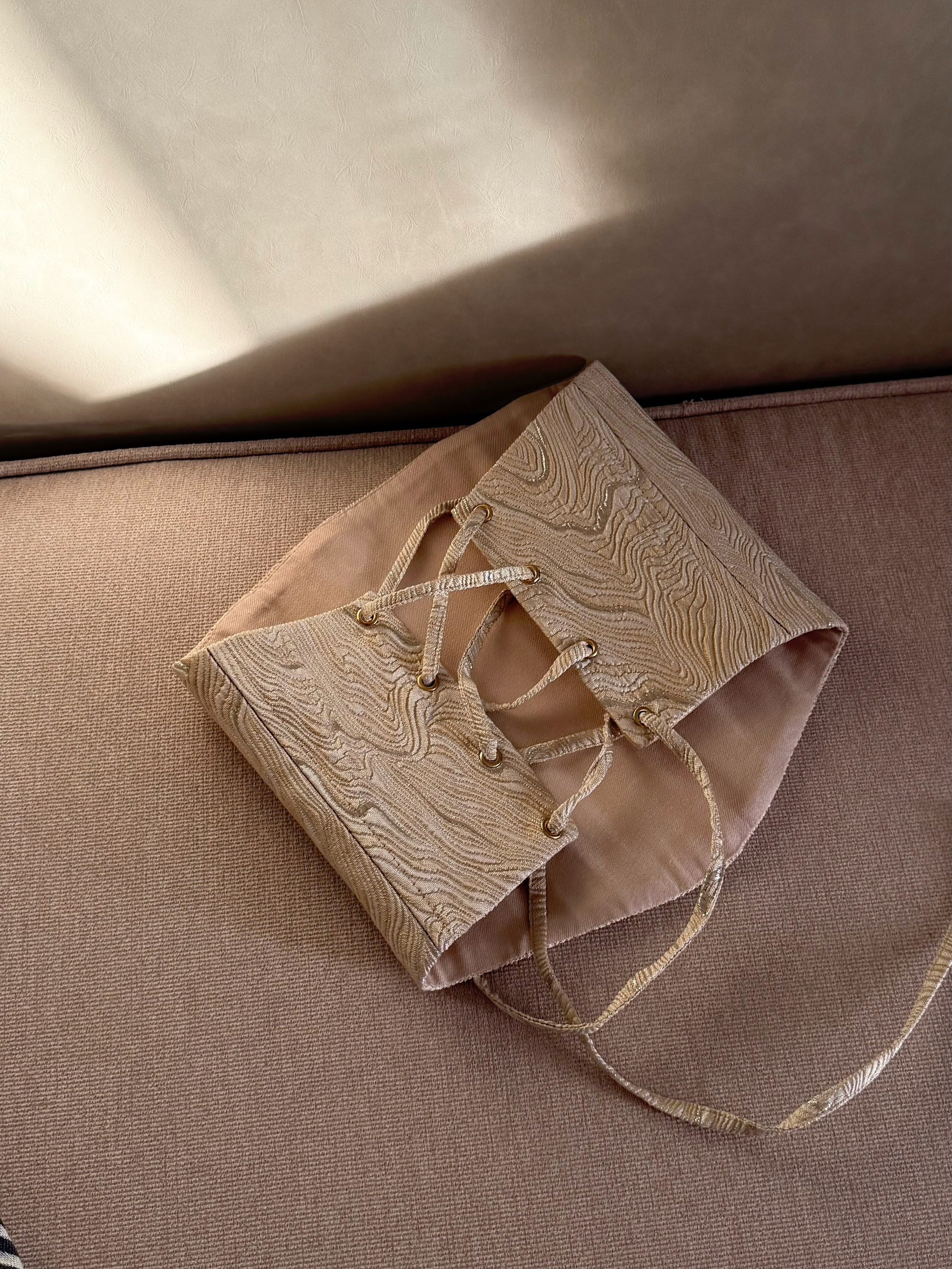 Корсет ‘Paris’ D’Or в золотом оттенке. Одежда для детей