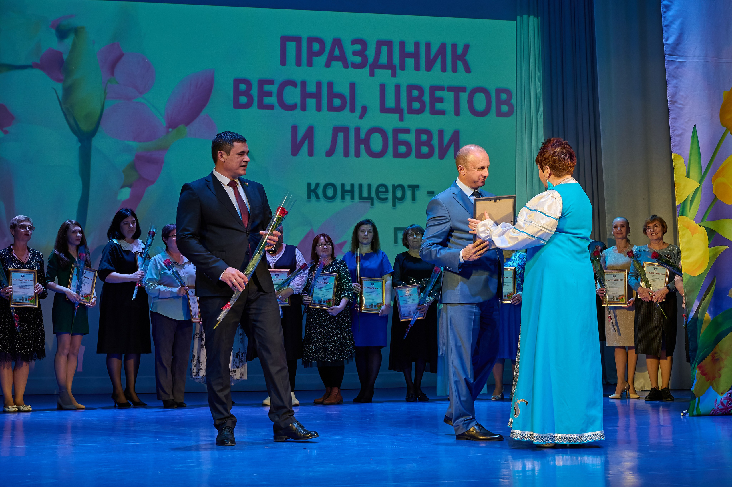 8 марта Марьина роща. Жизнь курорта Кабардинка в фотографиях