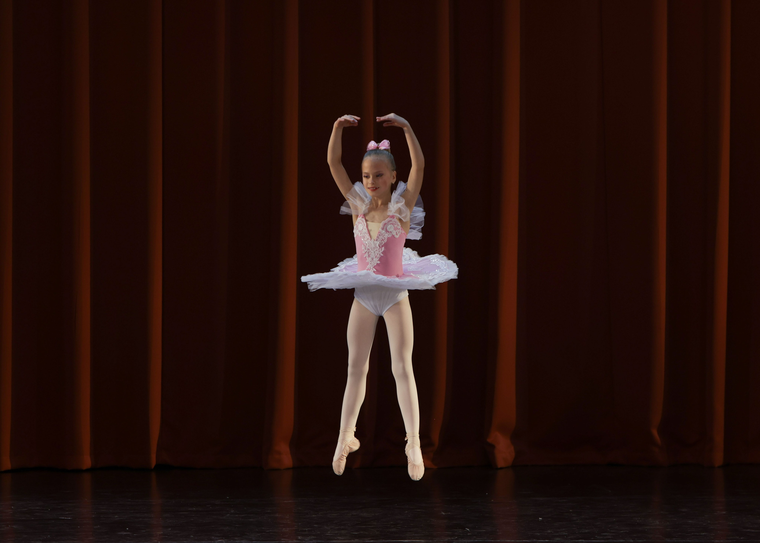 Фестиваль хореографического искусства «КУБОК ЛЕГЕНДЫ — 2025». Выпускные альбомы и школьный фотограф в Подольске, Троицке, Щербинке, Москве и Московской области