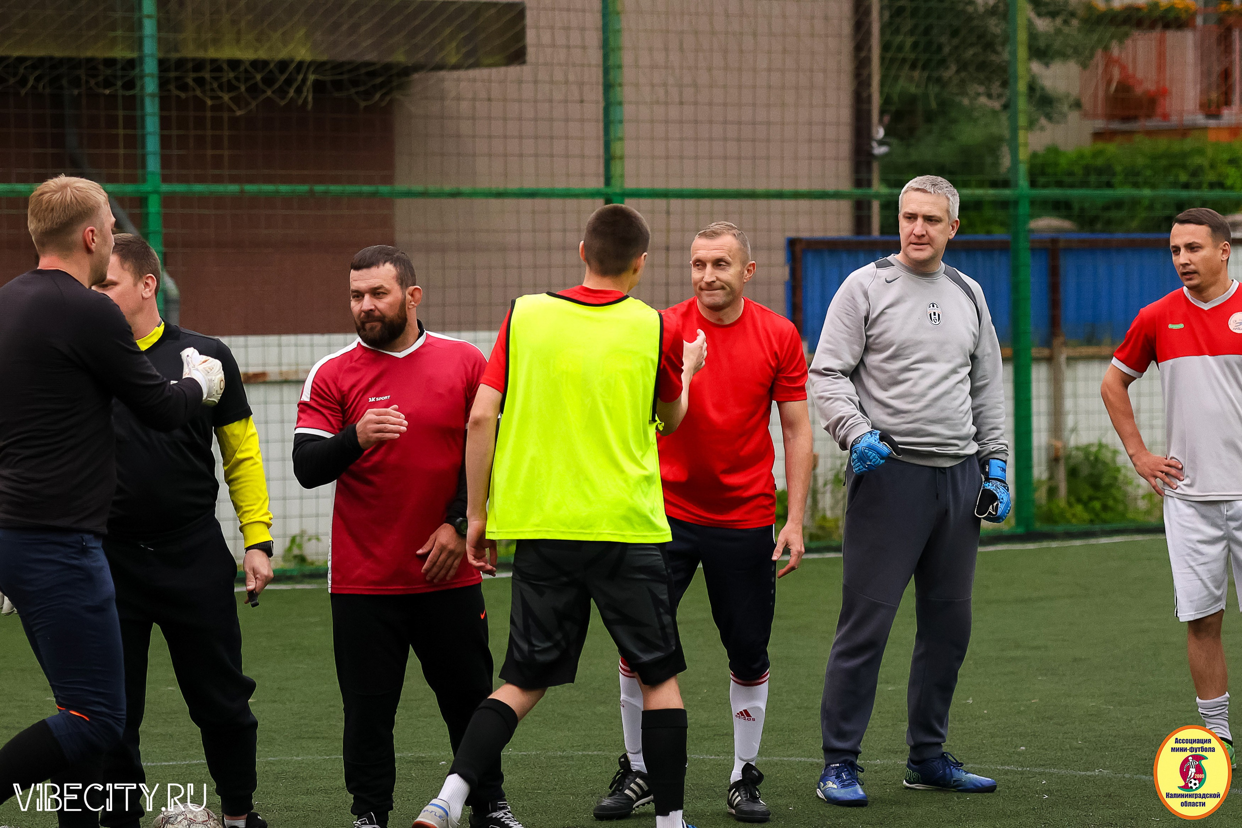 ИГРЫ МИНИ-ФУТБОЛЬНОЙ И КОРПОРАТИВНОЙ ЛИГИ. VIBECITY.RU Вайб Сити Ру Фоторепортажи Фотоотчеты Калининград