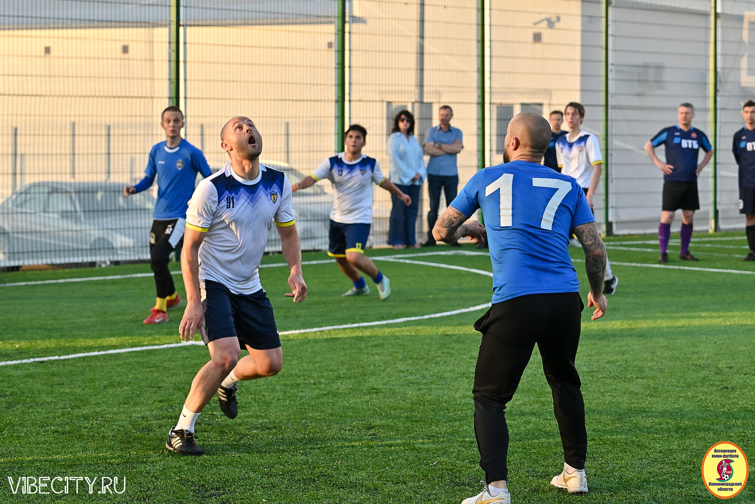 ИГРЫ МИНИ-ФУТБОЛЬНОЙ И КОРПОРАТИВНОЙ ЛИГИ. VIBECITY.RU Вайб Сити Ру Фоторепортажи Фотоотчеты Калининград