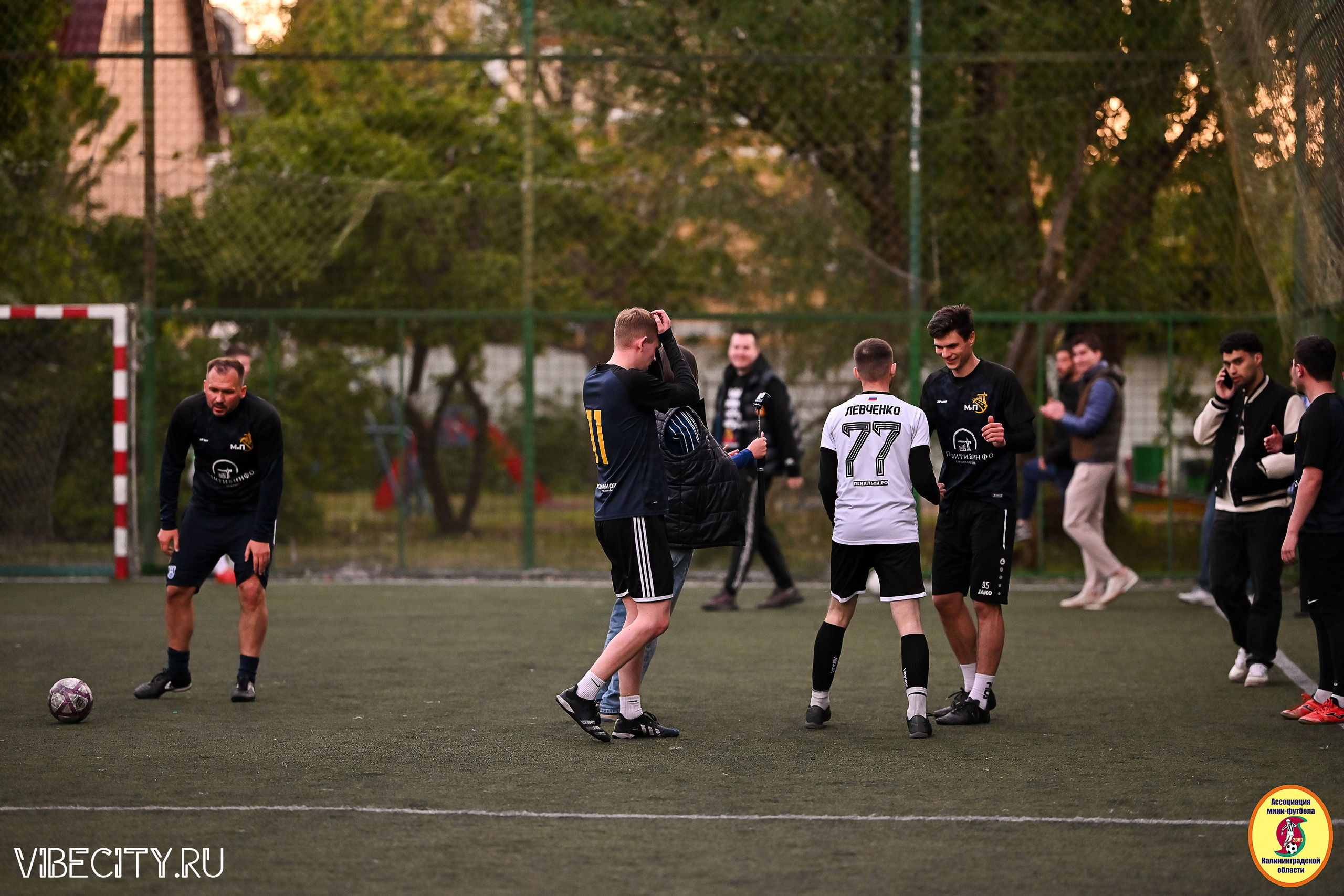 ИГРЫ МИНИ-ФУТБОЛЬНОЙ ЛИГИ. VIBECITY.RU Вайб Сити Ру Фоторепортажи Фотоотчеты Калининград