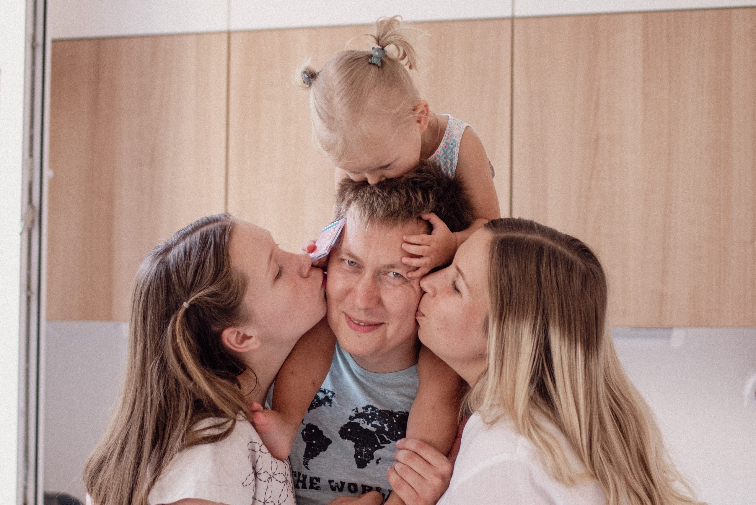 Семья Марины дома. Семейный фотограф в Севастополе Куценко Светлана