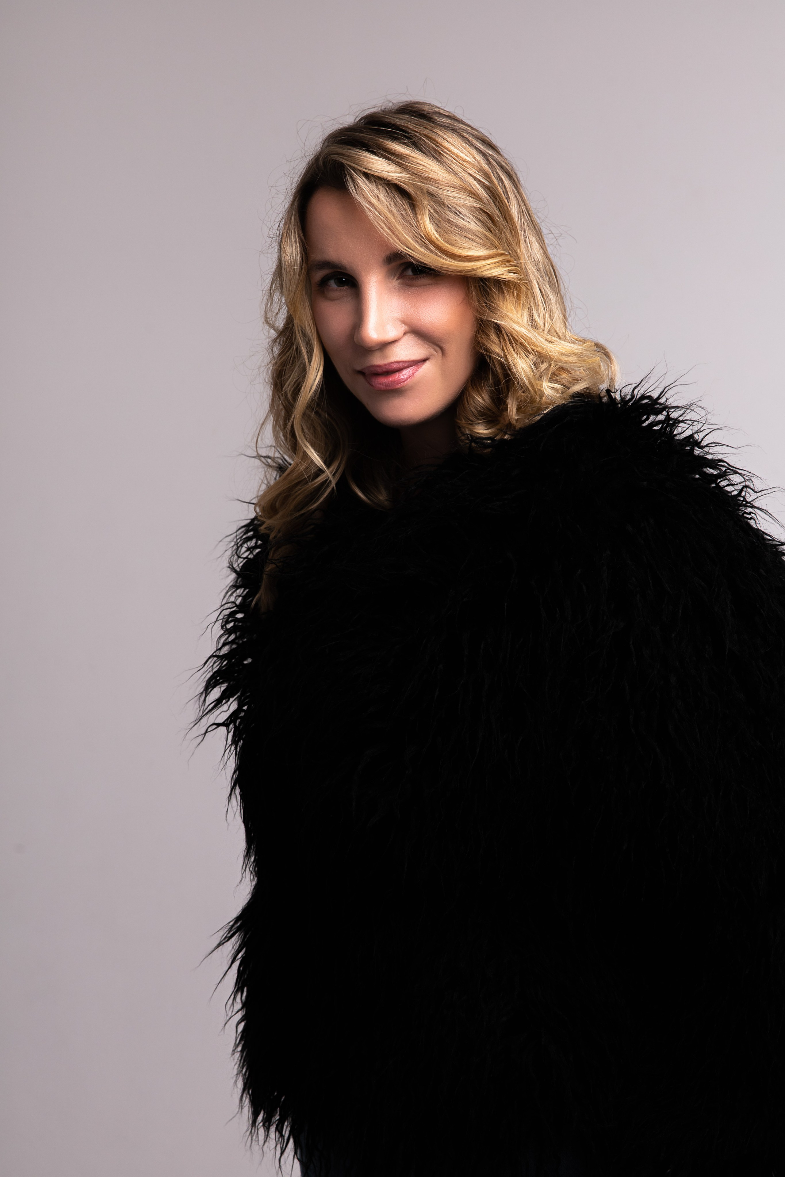 Friends. Фотосессия друзей. ФОТОГРАФ РАДОСТИ Фотосессия в студии СПб. Портретный фотограф — Юрий Торлопов