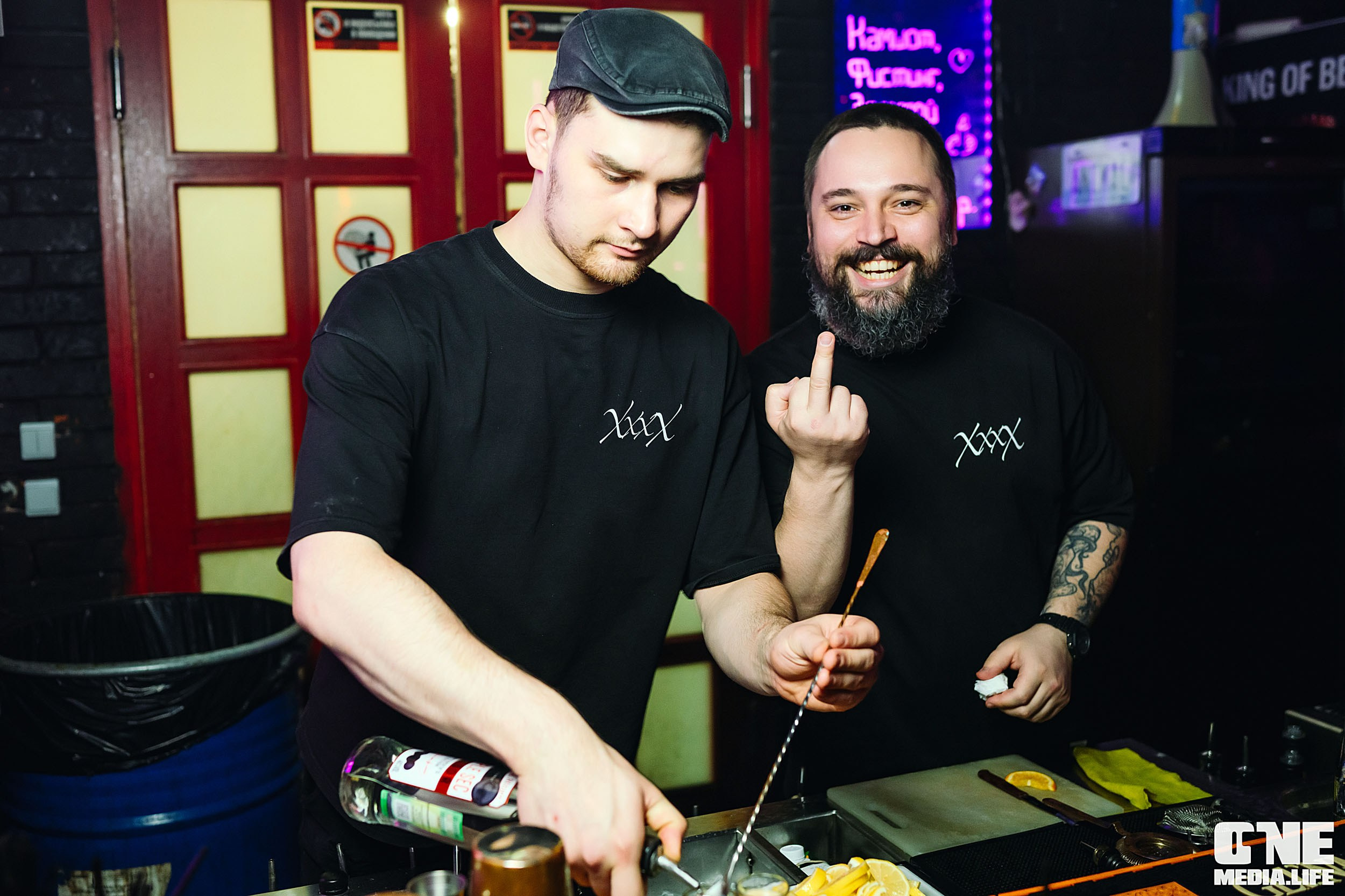 Фоторепортаж из бара XxxX. One Media Life: фоторепортажи, фотоотчеты с мероприятий и заведений