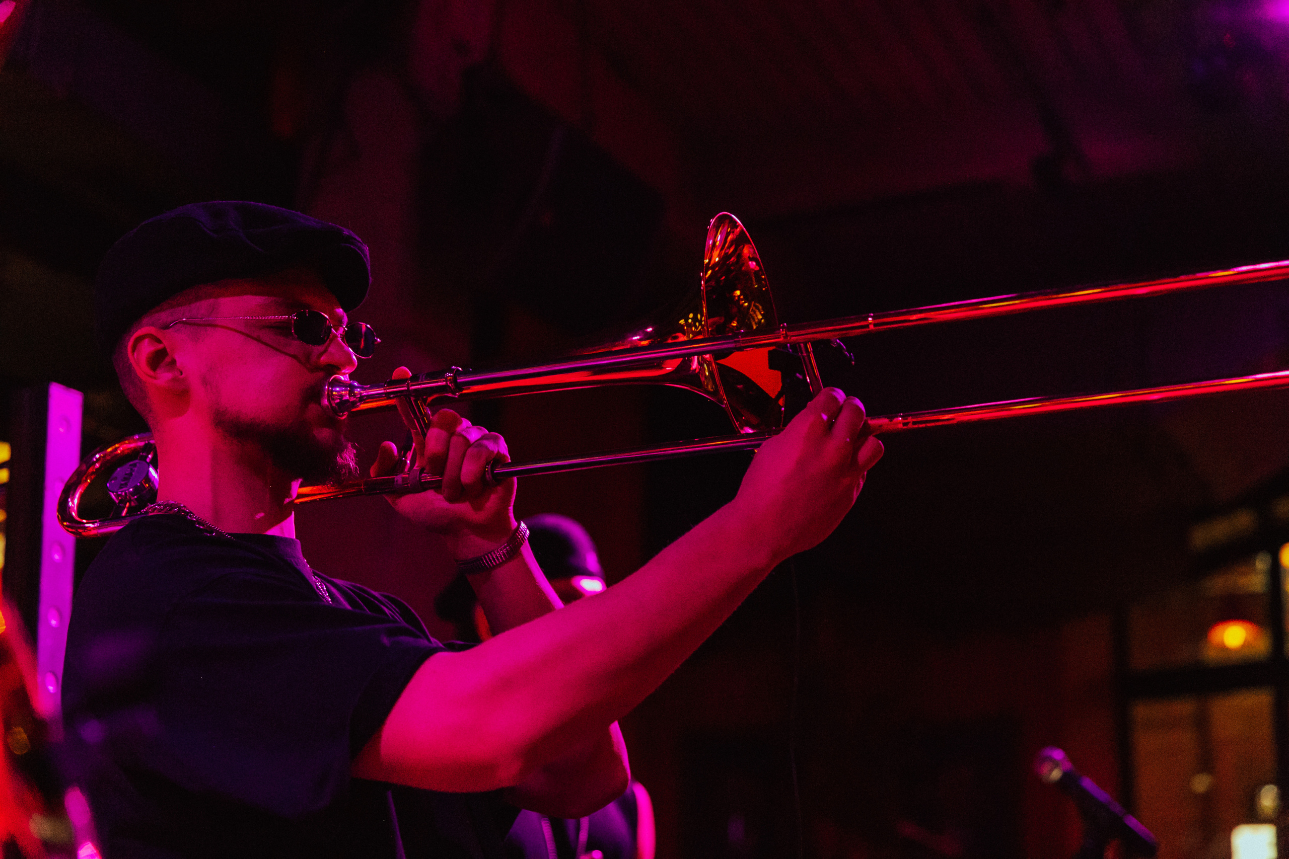 Концерт Mad Brass Band в кафе «Дружба». Свадебный фотограф в Москве Элина Ларченкова. Фото, которые цепляют