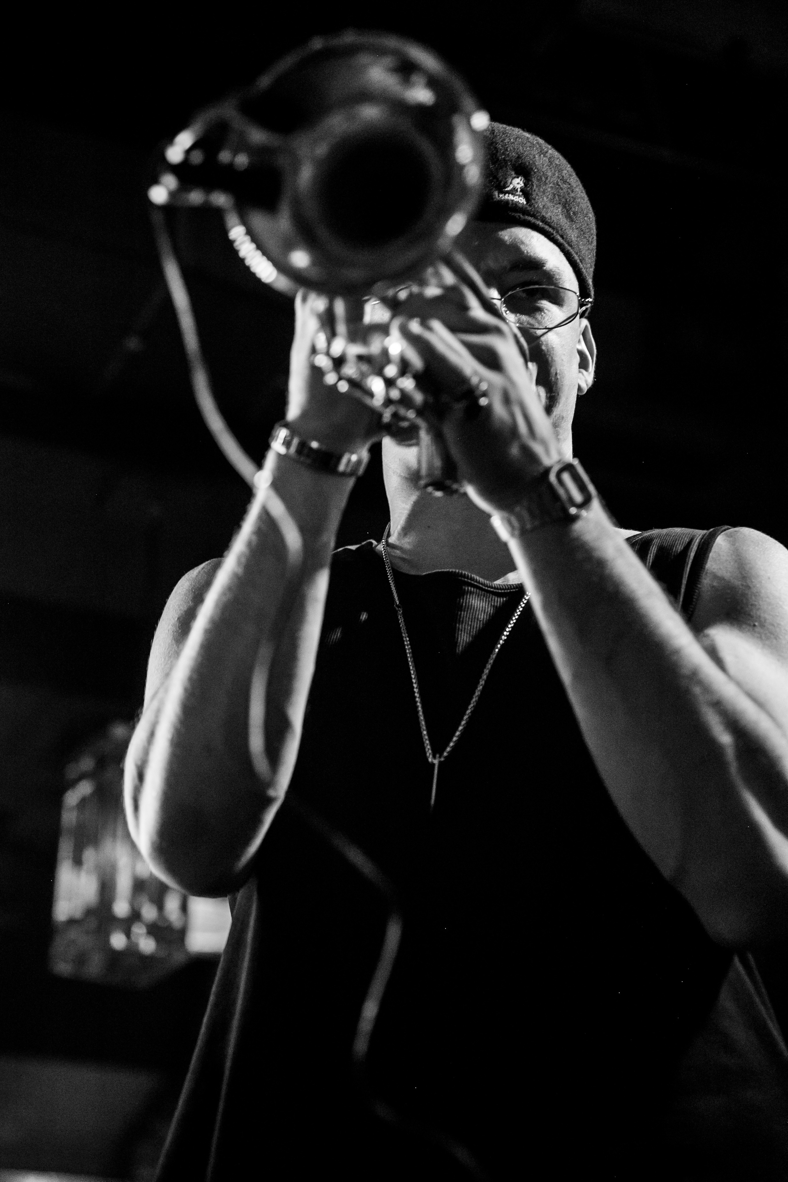 Концерт Mad Brass Band в кафе «Дружба». Свадебный фотограф в Москве Элина Ларченкова. Фото, которые цепляют