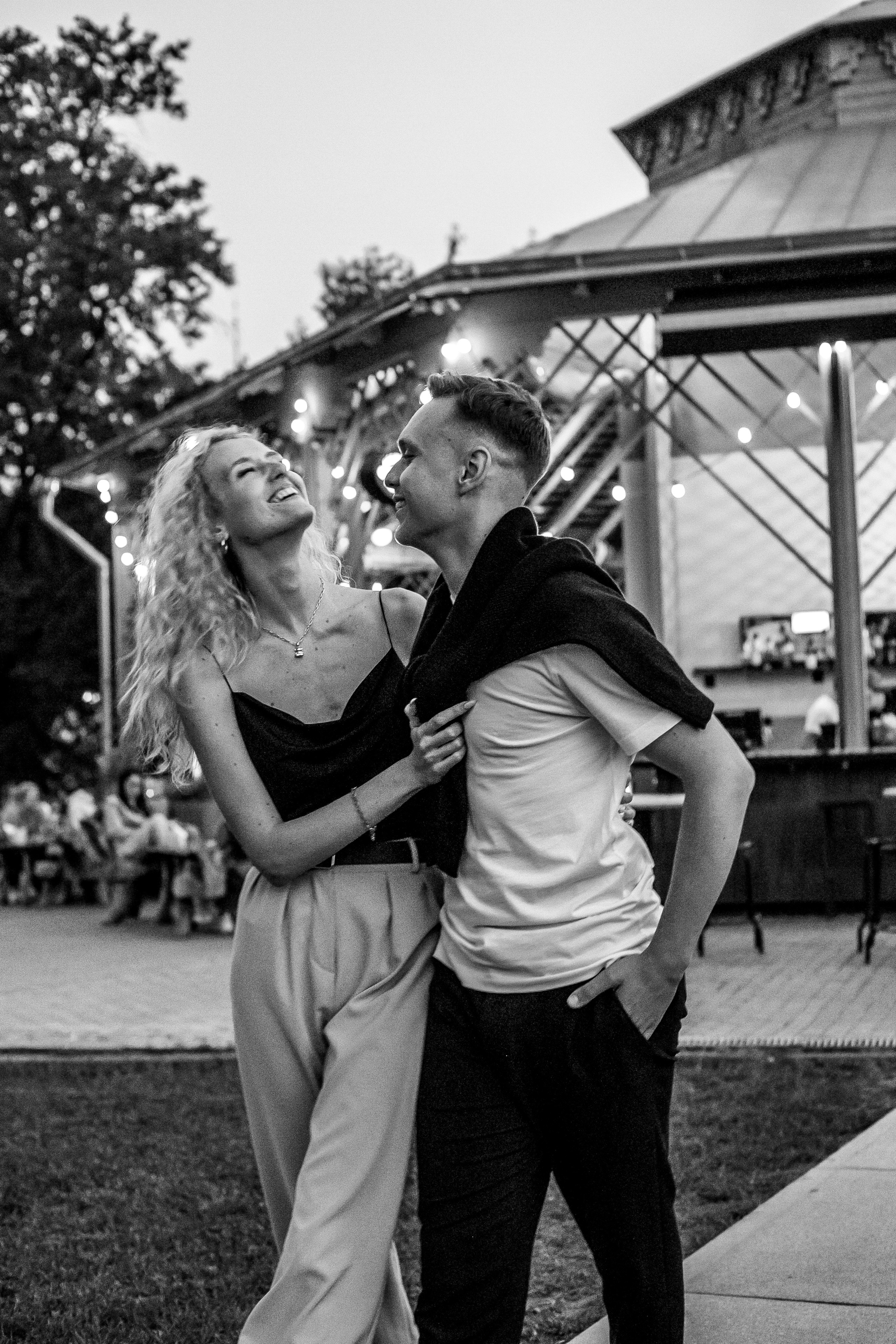 Lovestory на ВДНХ. Свадебный фотограф в Москве Элина Ларченкова. Фото, которые цепляют