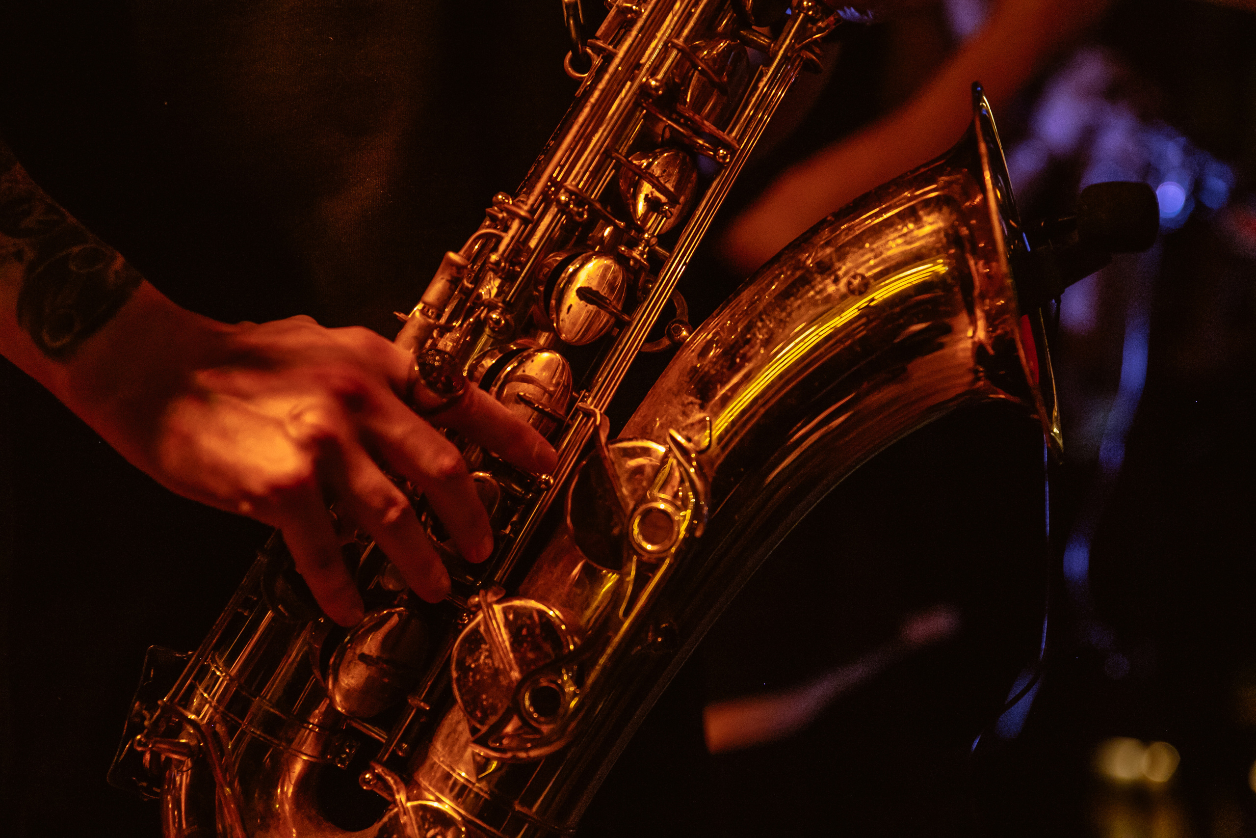 Концерт Mad Brass Band в кафе «Дружба». Свадебный фотограф в Москве Элина Ларченкова. Фото, которые цепляют