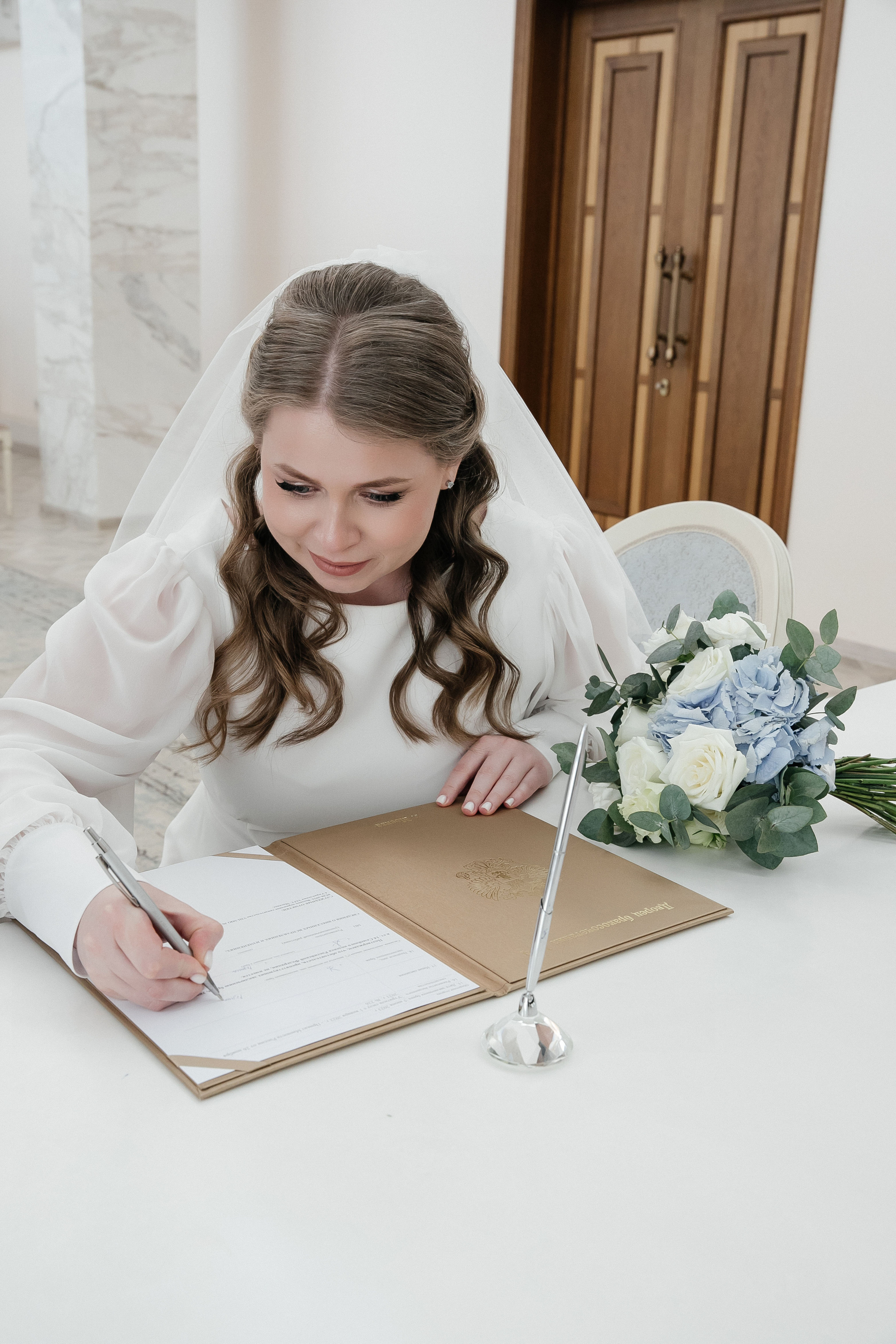 Роспись в Бутырском ЗАГСе. Свадебный фотограф в Москве Элина Ларченкова. Фото, которые цепляют