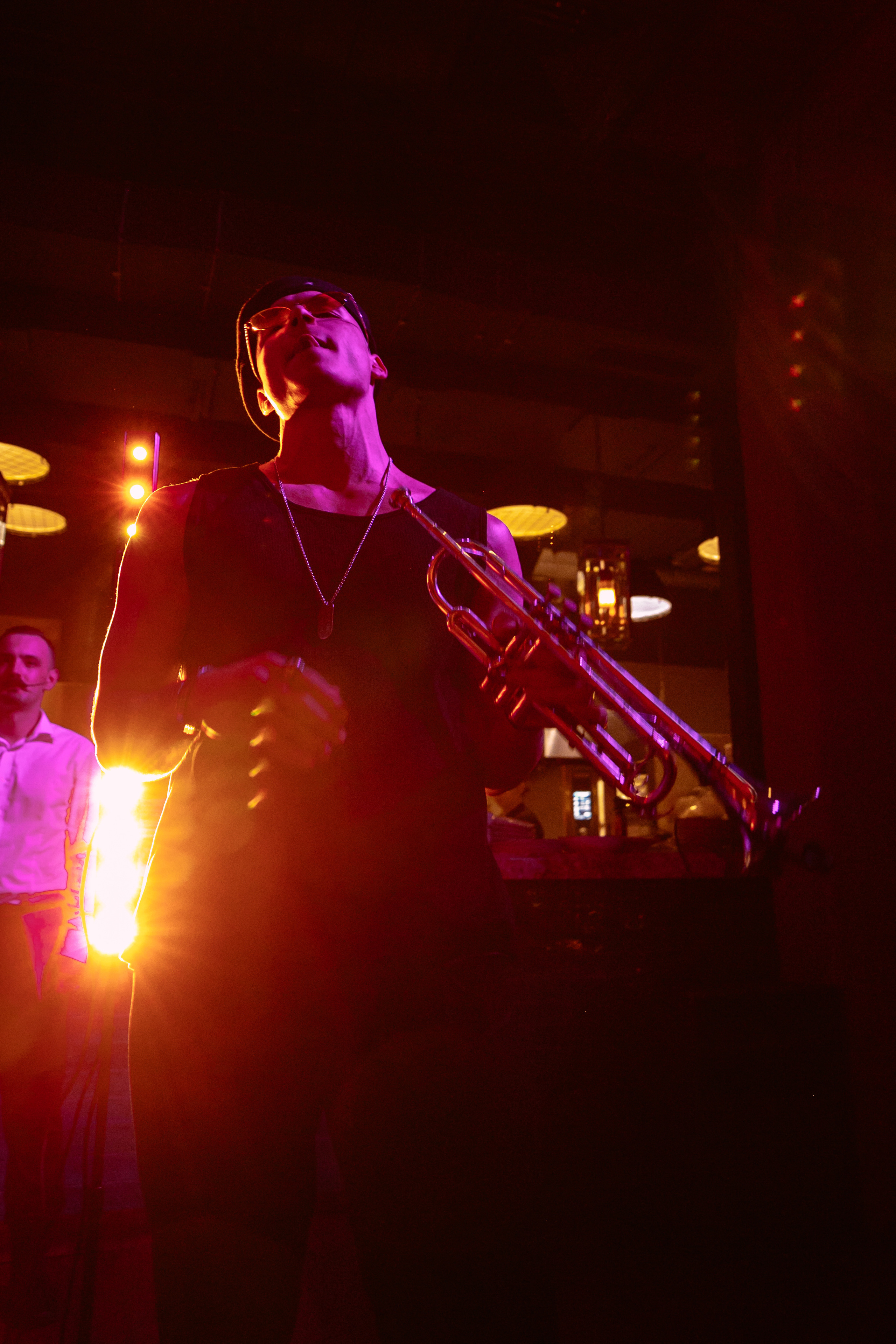 Концерт Mad Brass Band в кафе «Дружба». Свадебный фотограф в Москве Элина Ларченкова. Фото, которые цепляют