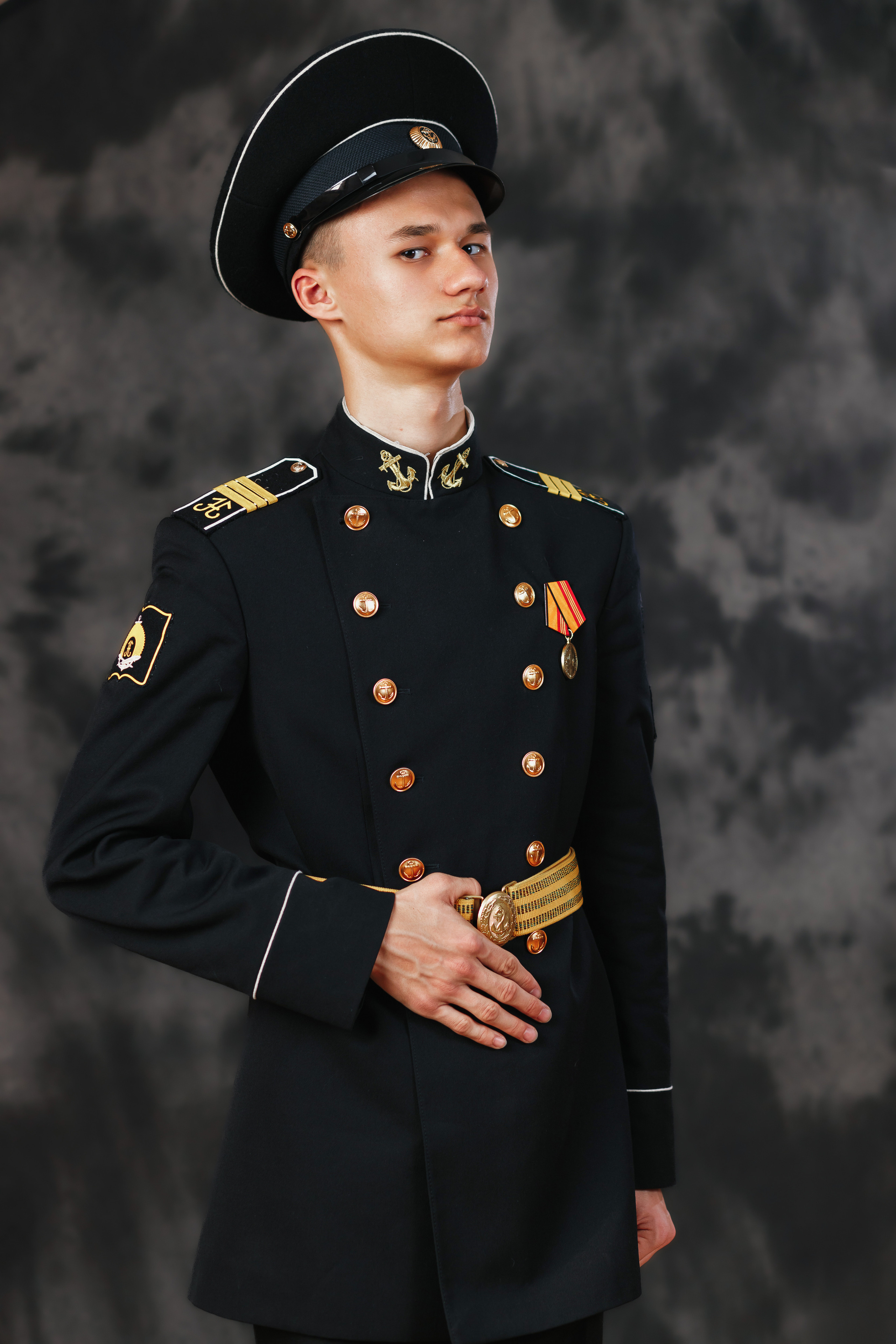 Портретная фотосъемка кадетов 11 класса Филиала Нахимовского военно-морского училища, Севастопольского президентского кадетского училища для выпускных альбомов