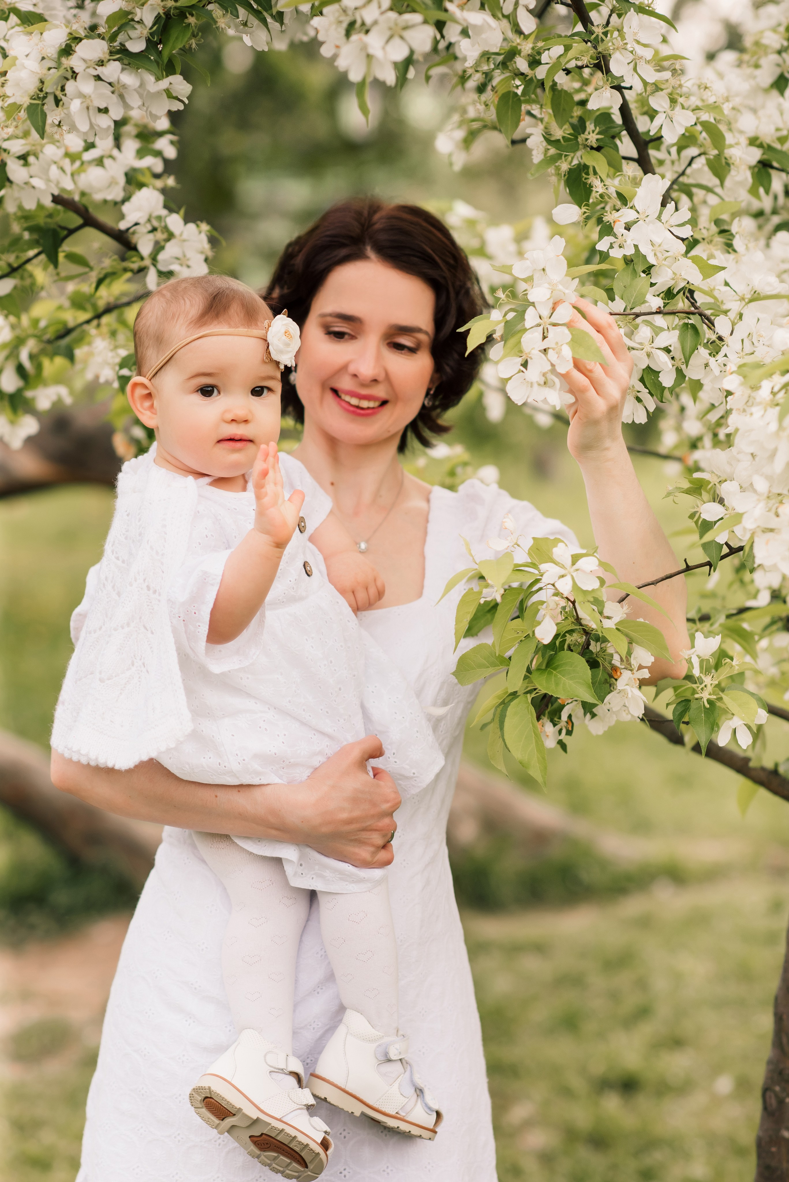 Фотосессия в яблонях в СПб, Фотосессия в цветении СПб. Семейный и Свадебный фотограф. Санкт-Петербург. Пушкин