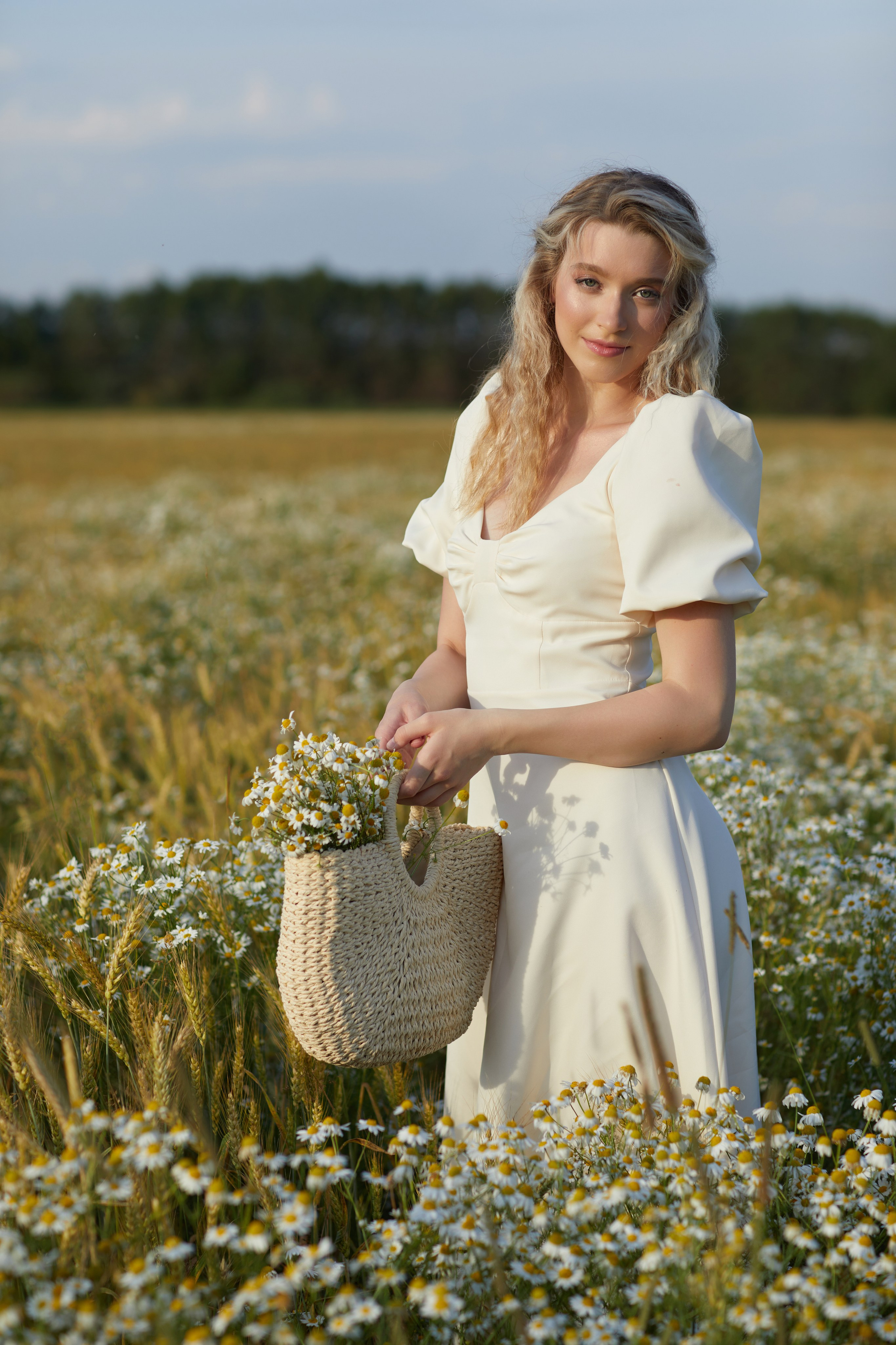 Летняя фотосессия в ромашковом поле. Фотограф в Москве и Одинцово Кравченко Кристина