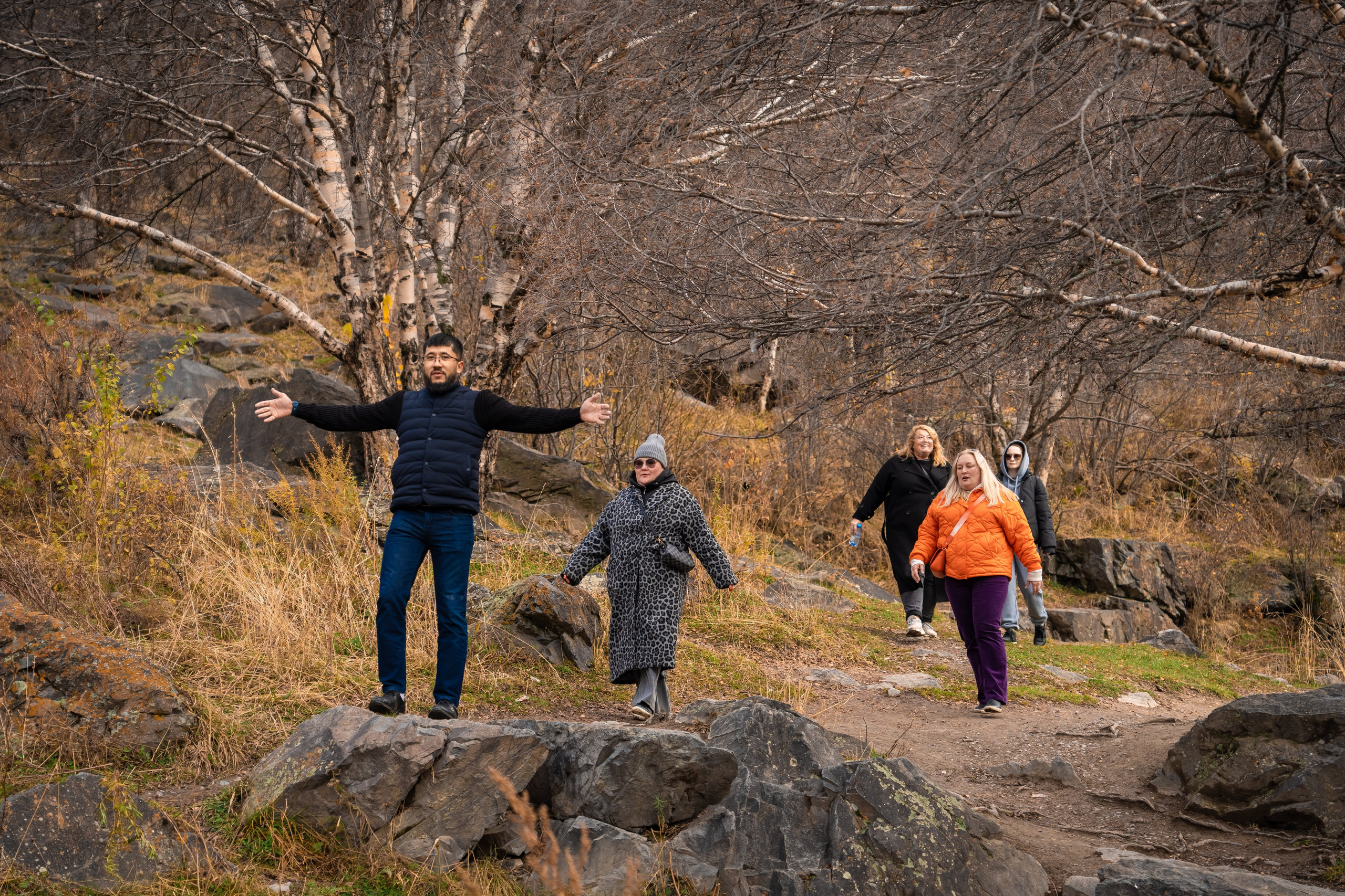 Экскурсия и тур на озеро Иссык и водопад Медвежий из Алматы