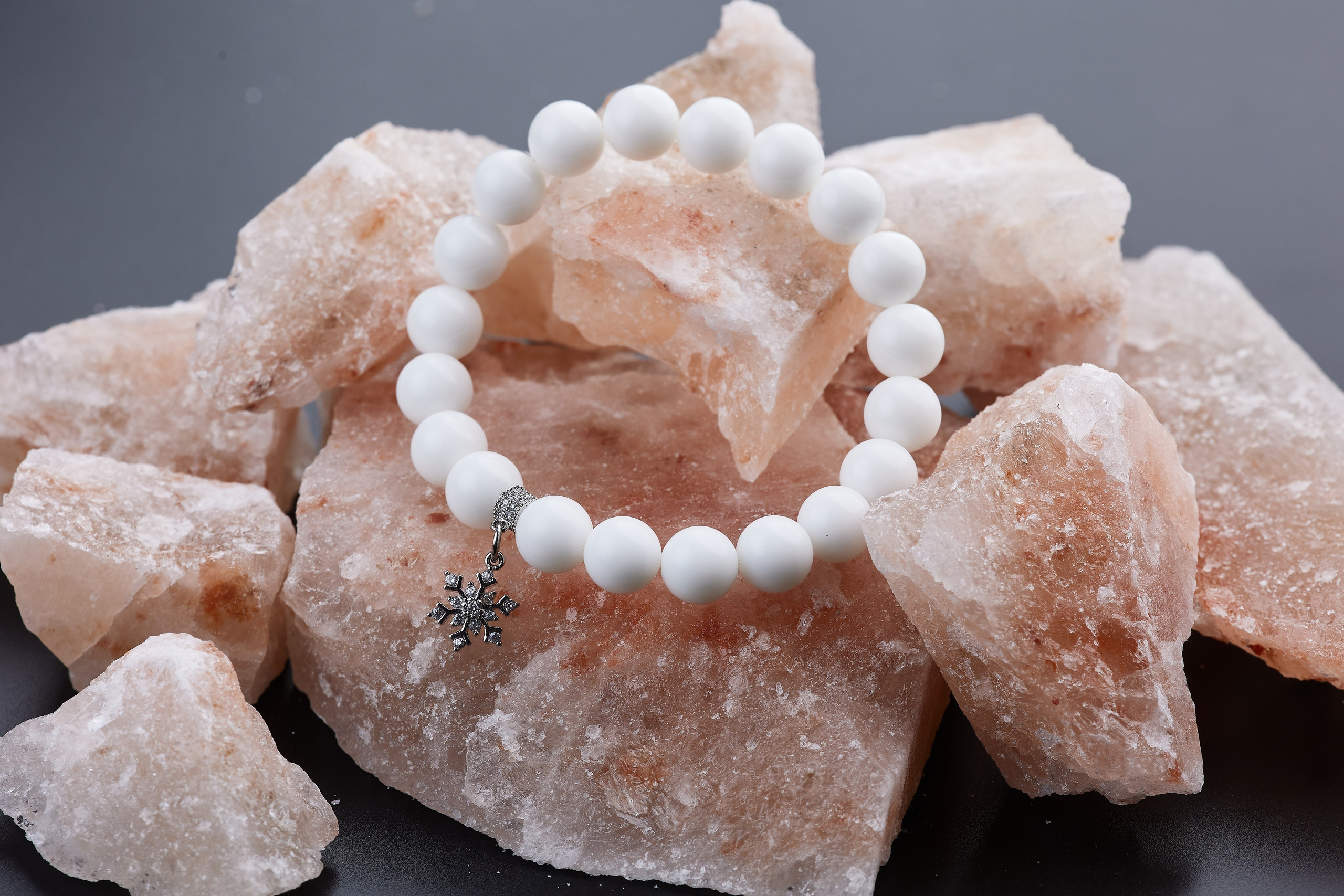 Фотосъёмка для маркетплейсов. Каталожная съёмка. Одежда. Украшения. Выпускные альбомы в Томске. Фотограф Сергей Стёпин