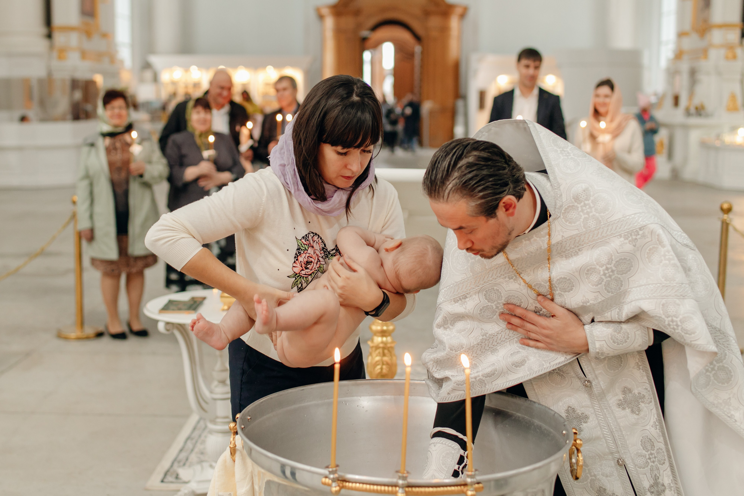 где провести Крещение ребенка в Смольном соборе СПб, лучший храм для Крещение ребенка в Смольном соборе СПб, где креститься питер, лучший собор, церковь для крещения, сколько стоит крещение спб, фотограф на крещение, намоленный храм