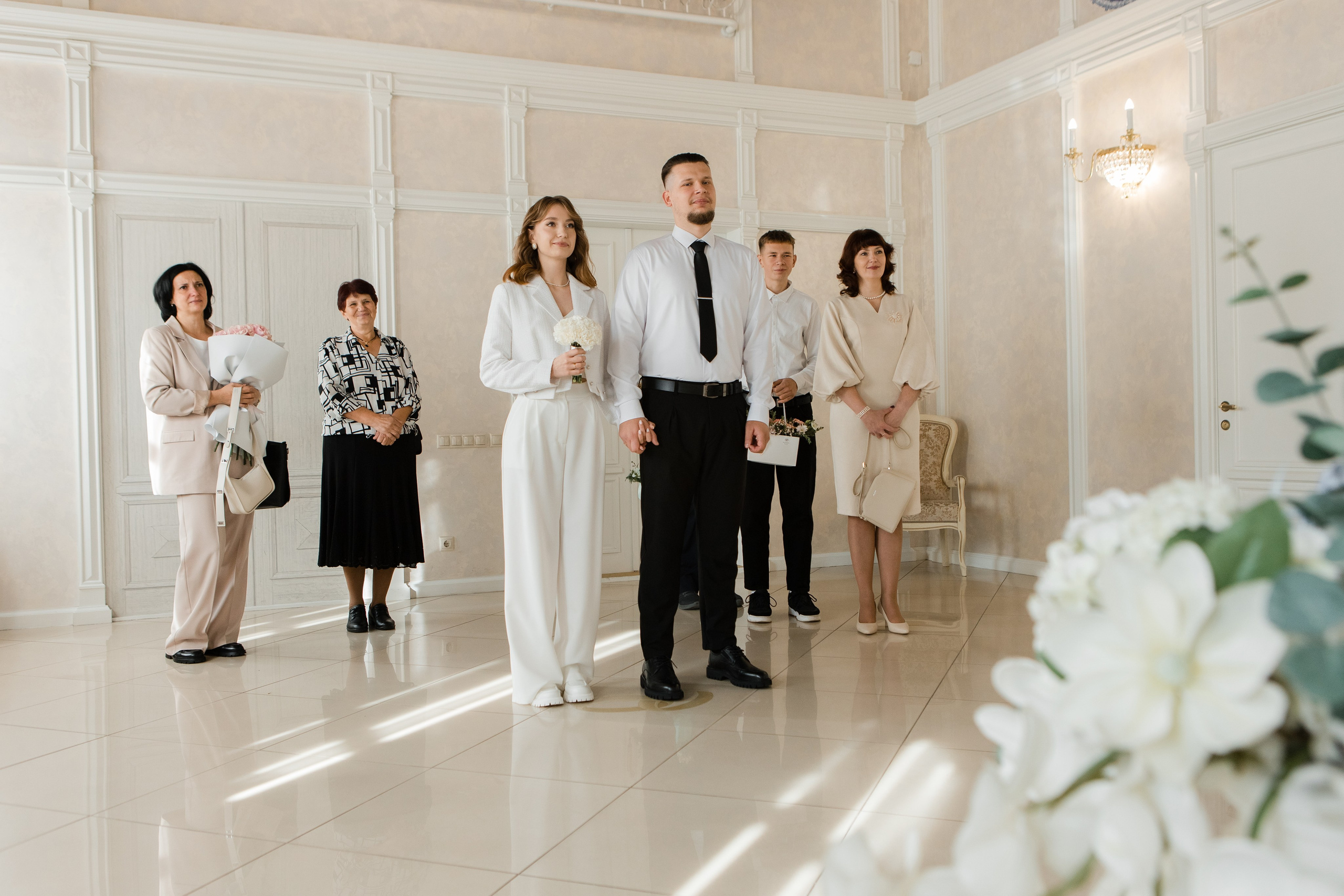 Отдел ЗАГС Администрации Центрального района. Видеосъемка и фотосъемка свадеб. Фотограф и оператор на свадьбу. Видеосъемка подкастов, собственная видео-фотостудии. Предметная фотосъемка