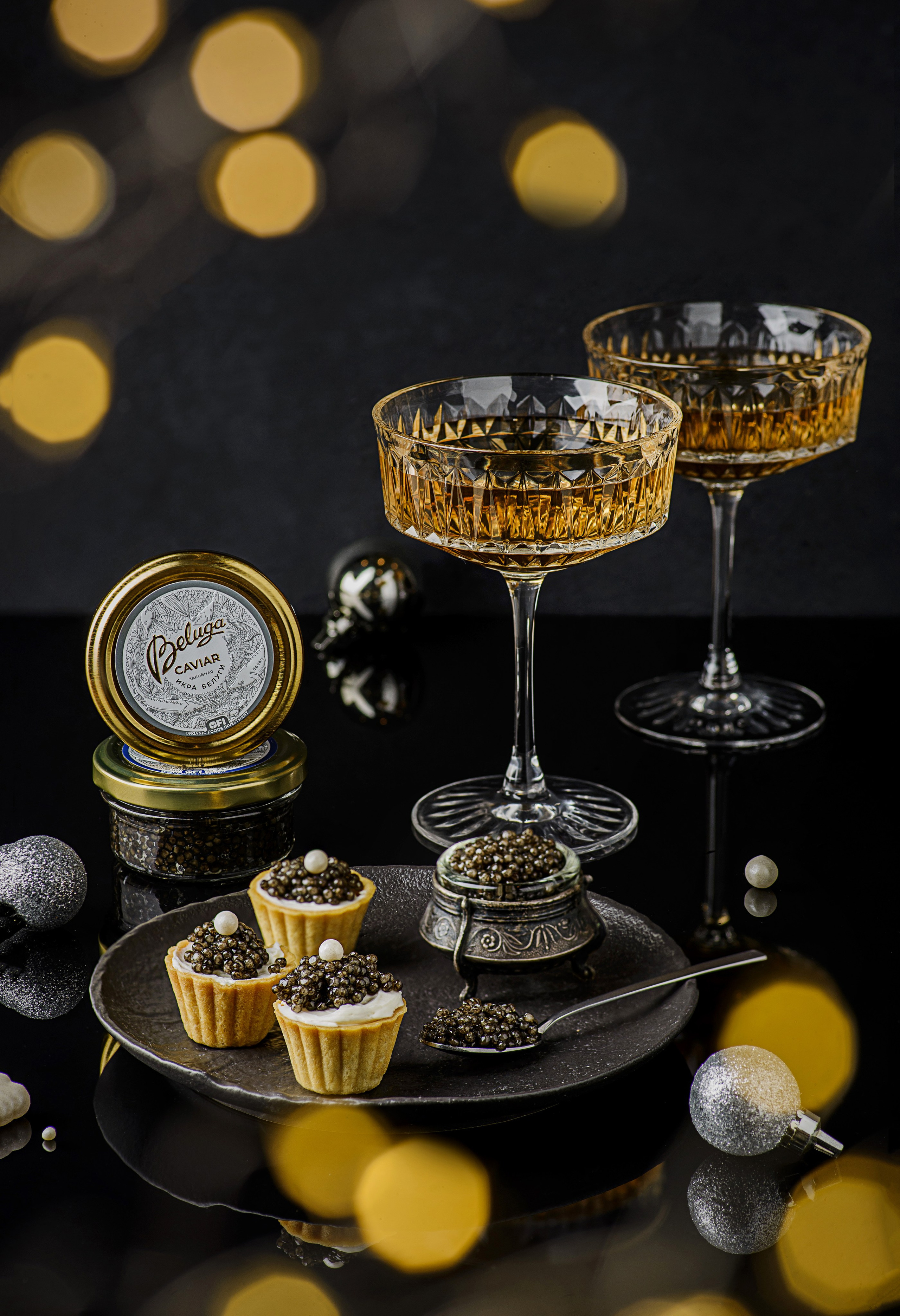 Шампанское и черная икра