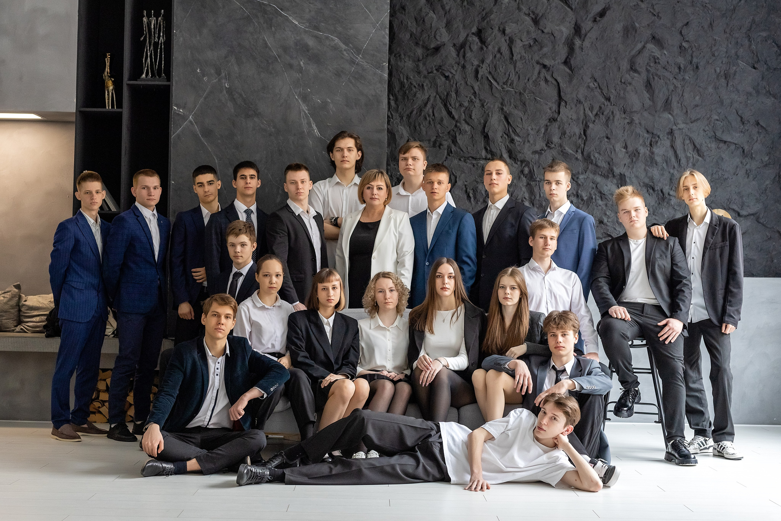 Выпускной альбом Владивосток 11 класс. Стильный выпускной альбом Владивосток фотограф Вероника Мигачева