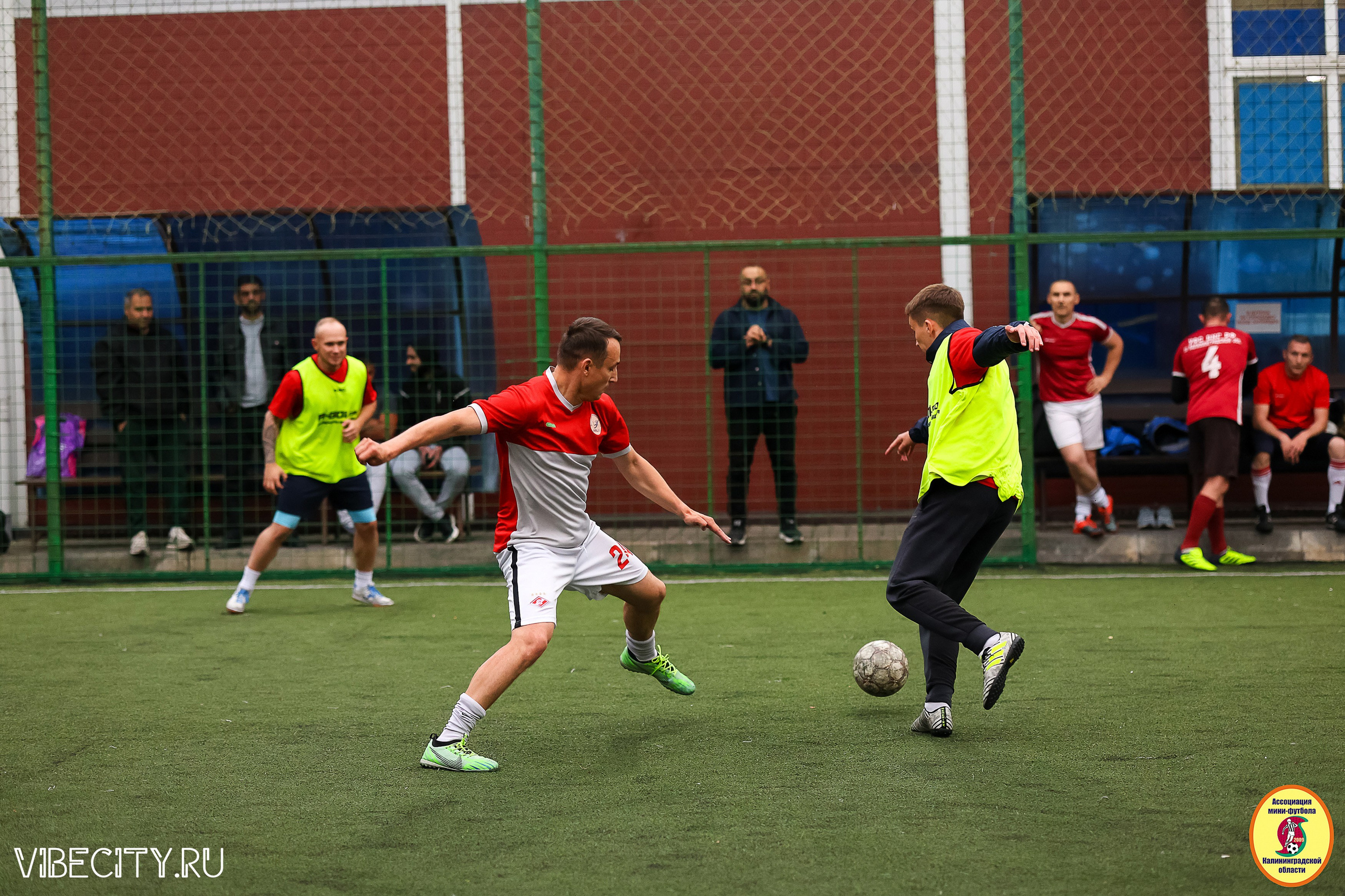 ИГРЫ МИНИ-ФУТБОЛЬНОЙ И КОРПОРАТИВНОЙ ЛИГИ. VIBECITY.RU Вайб Сити Ру Фоторепортажи Фотоотчеты Калининград