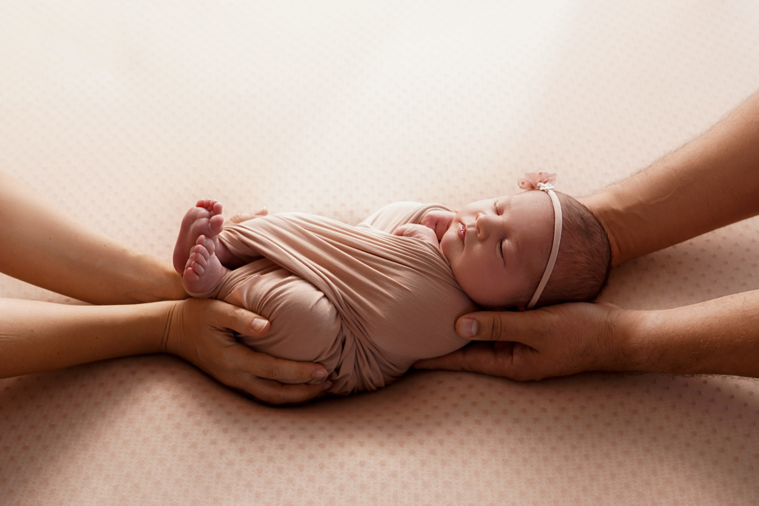 Фотосессия новорожденного (newborn). Фотограф новорожденных, детей до года и беременных в Симферополе