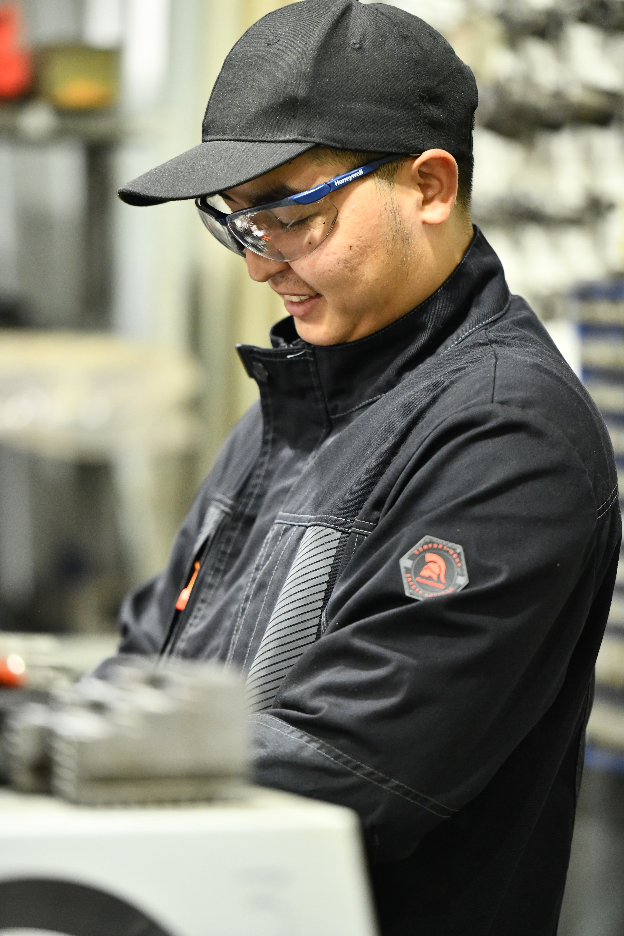 Репортаж с экскурсии на Завод ТРОМ. Репортажный и семейный фотограф — Шелихов Сергей