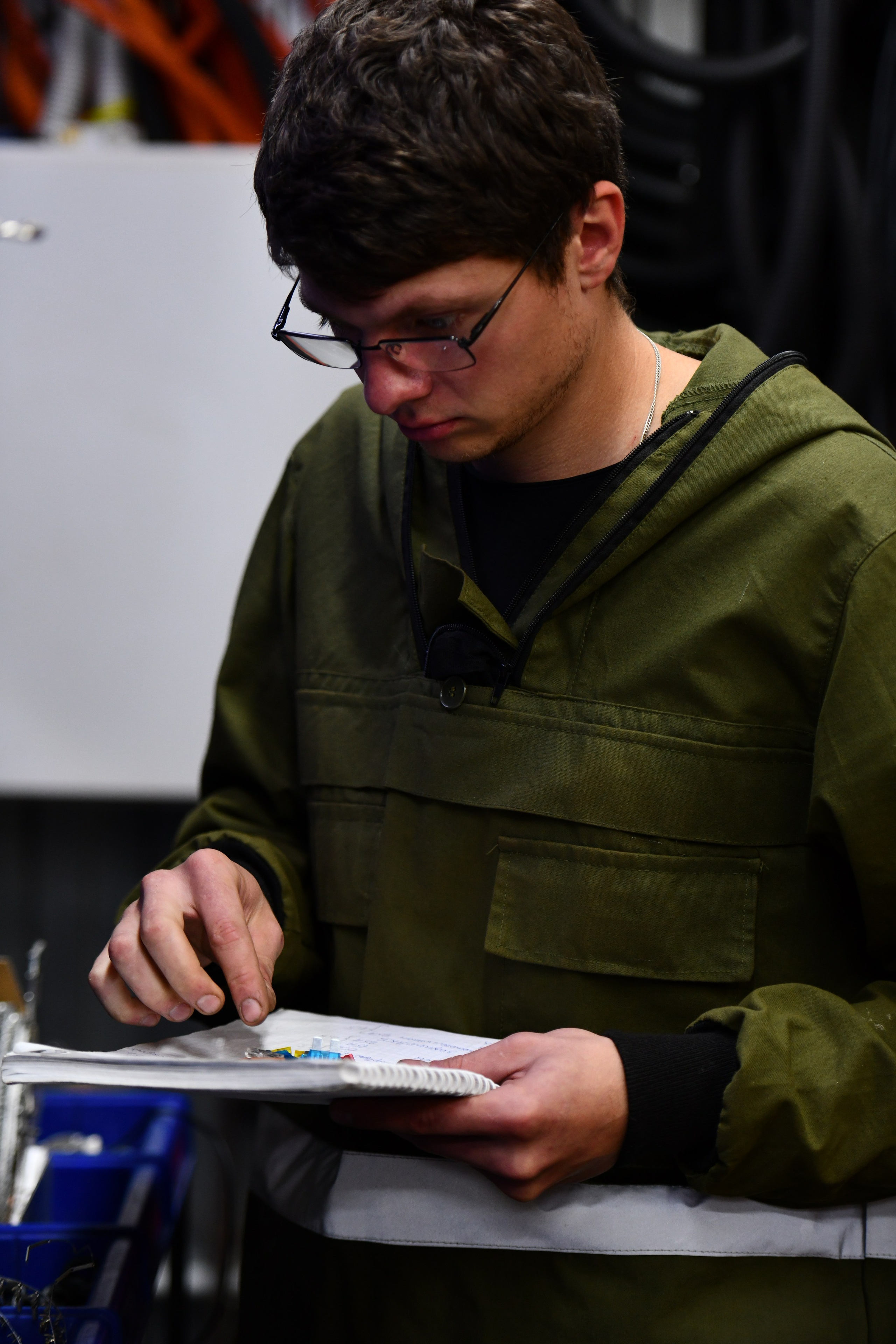 Репортаж с экскурсии на Завод ТРОМ. Репортажный и семейный фотограф — Шелихов Сергей