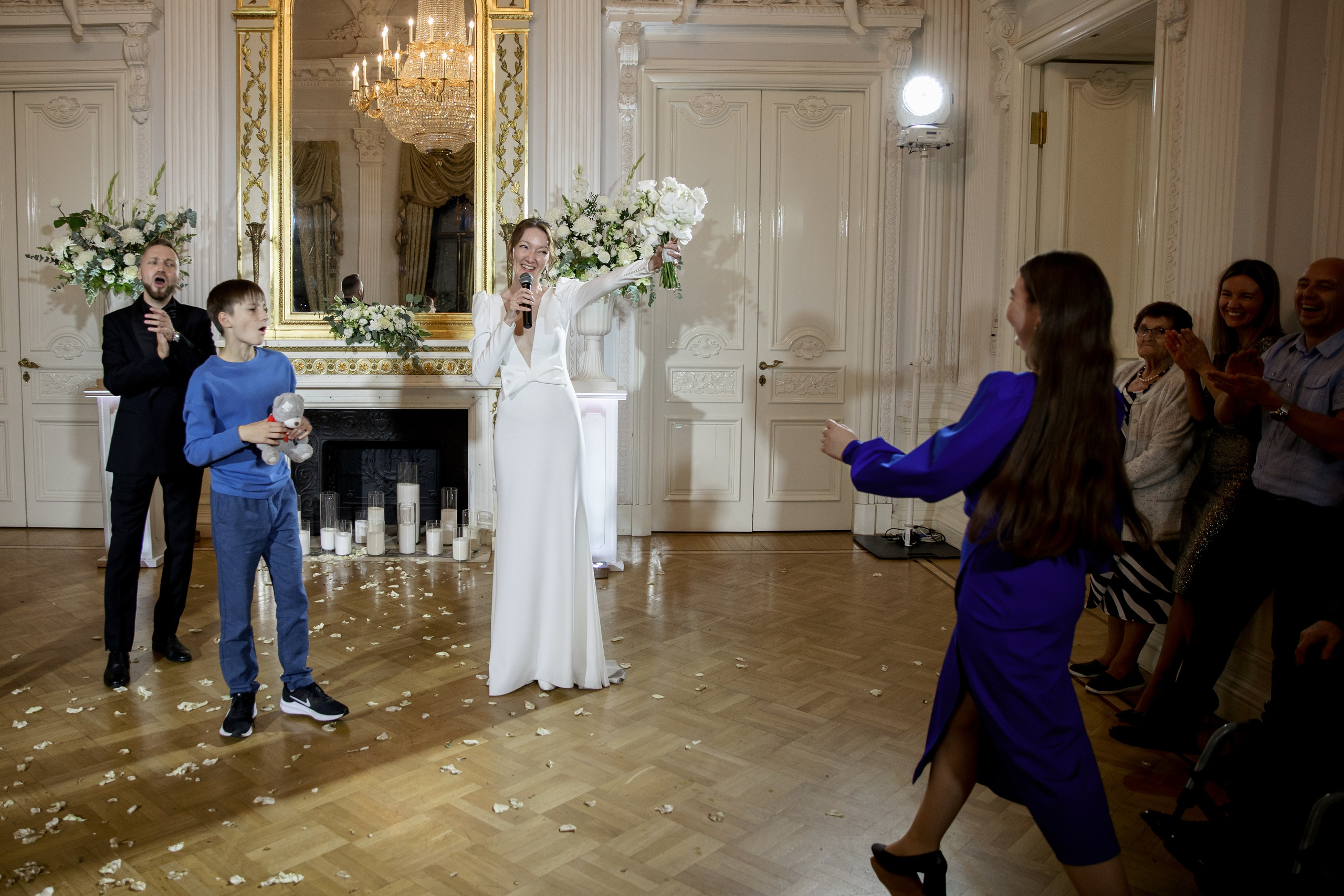 Свадебная фотосессия во Дворце Нарышкиных-Трубецких. Свадебный фотограф в Санкт-Петербурге Никита Кузякин