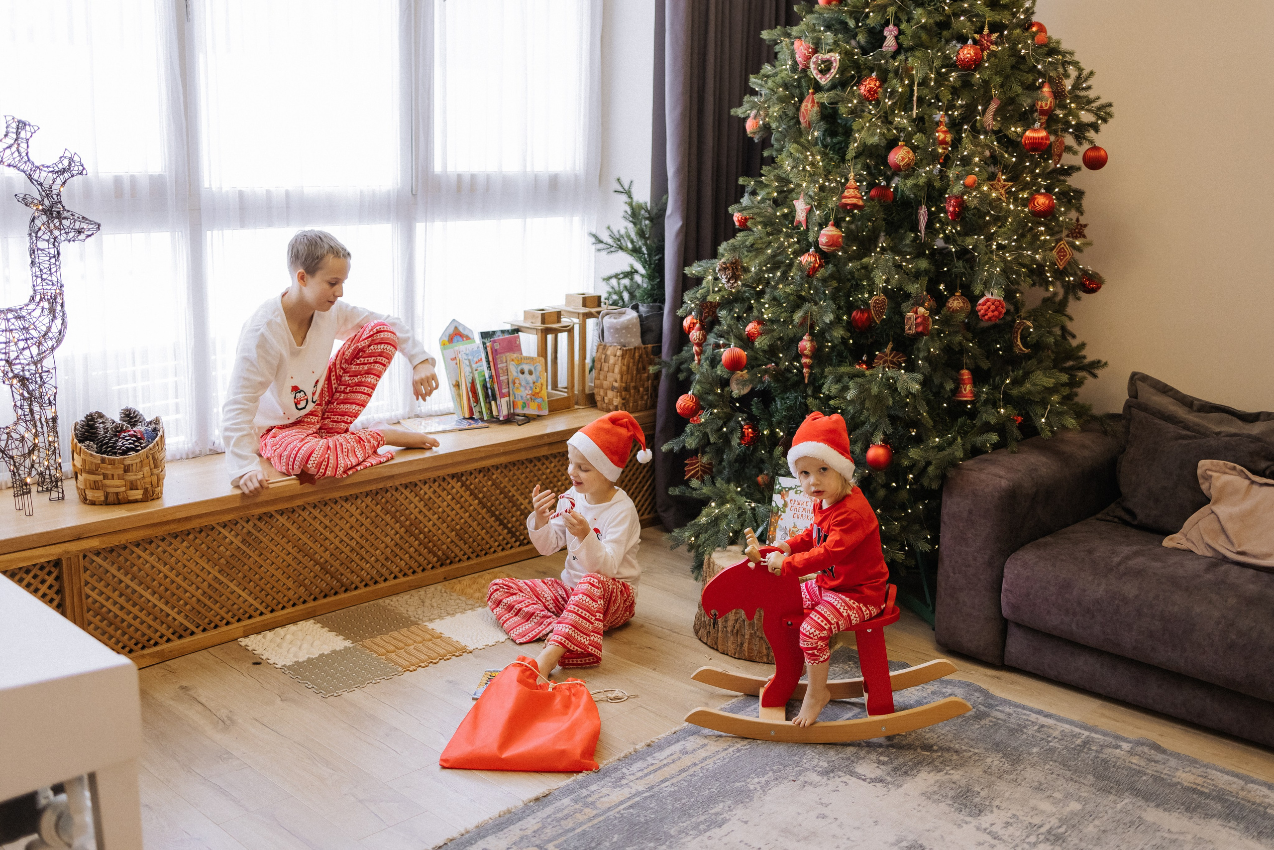 Новогодняя фотосессия дома у Леоновых. Семейный, детский и женский фотограф Дарина Старшинова в Твери