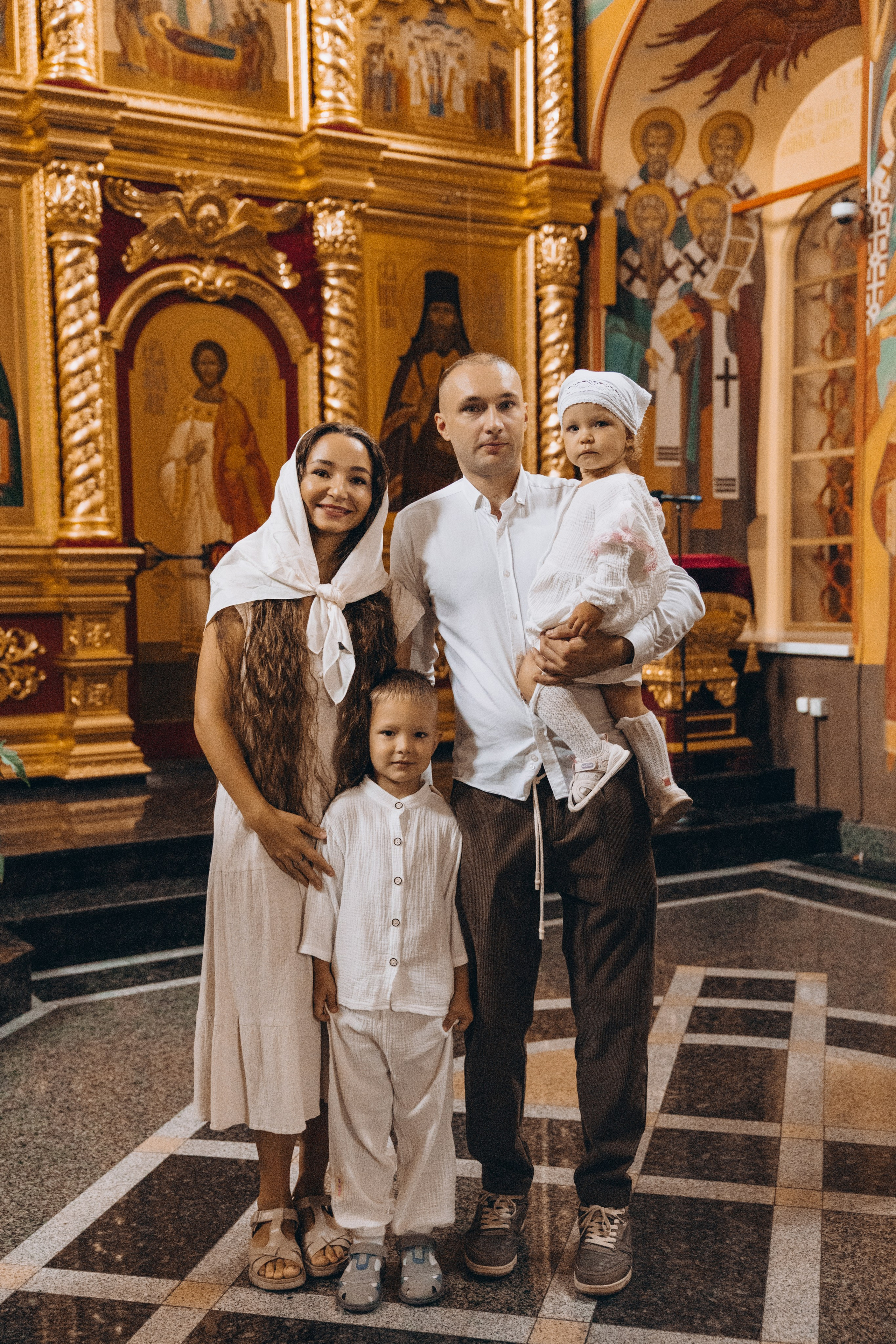 Богоявленский собор. Свадебный, семейный фотограф в Иркутске Светлана Макаричева
